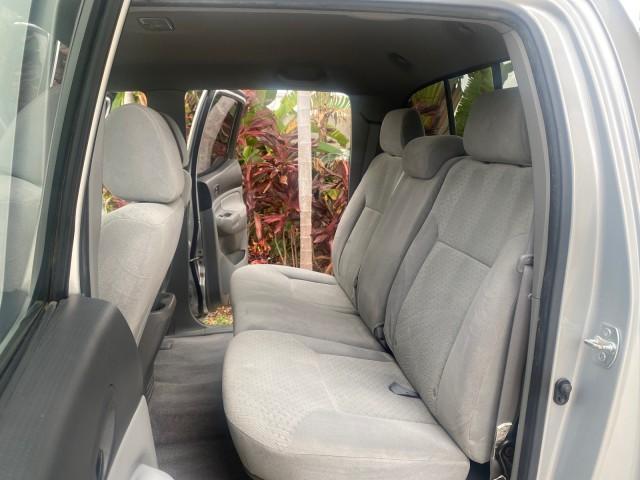 2006 Silver Streak Mica /Graphite Toyota Tacoma 1 OWNER 4WD CREW CAB (3TMMU52N46M) with an 4.0L DOHC EFI 24-Valve V6 VVT-i Engine engine, Automatic transmission, located at 4701 North Dixie Hwy, Pompano Beach, FL, 33064, (954) 422-2889, 26.240938, -80.123474 - OUR WEBPAGE FLORIDACARS1.COM HAS OVER 100 PHOTOS AND FREE CARFAX LINK 2006 TOYOTA TACOMA V6 4 DOOR CREW CAB VIN: 3TMMU52N46M001928 3 T M M U 5 2 N 4 6 M 0 0 1 9 2 8 CREW PICKUP 4.0L V6 F DOHC 24V GASOLINE 21 MPG REAR WHEEL DRIVE W/ 4X4 Features 4WD/AWD ABS Brakes Air Conditioning Alloy Wheels AM/FM - Photo#14
