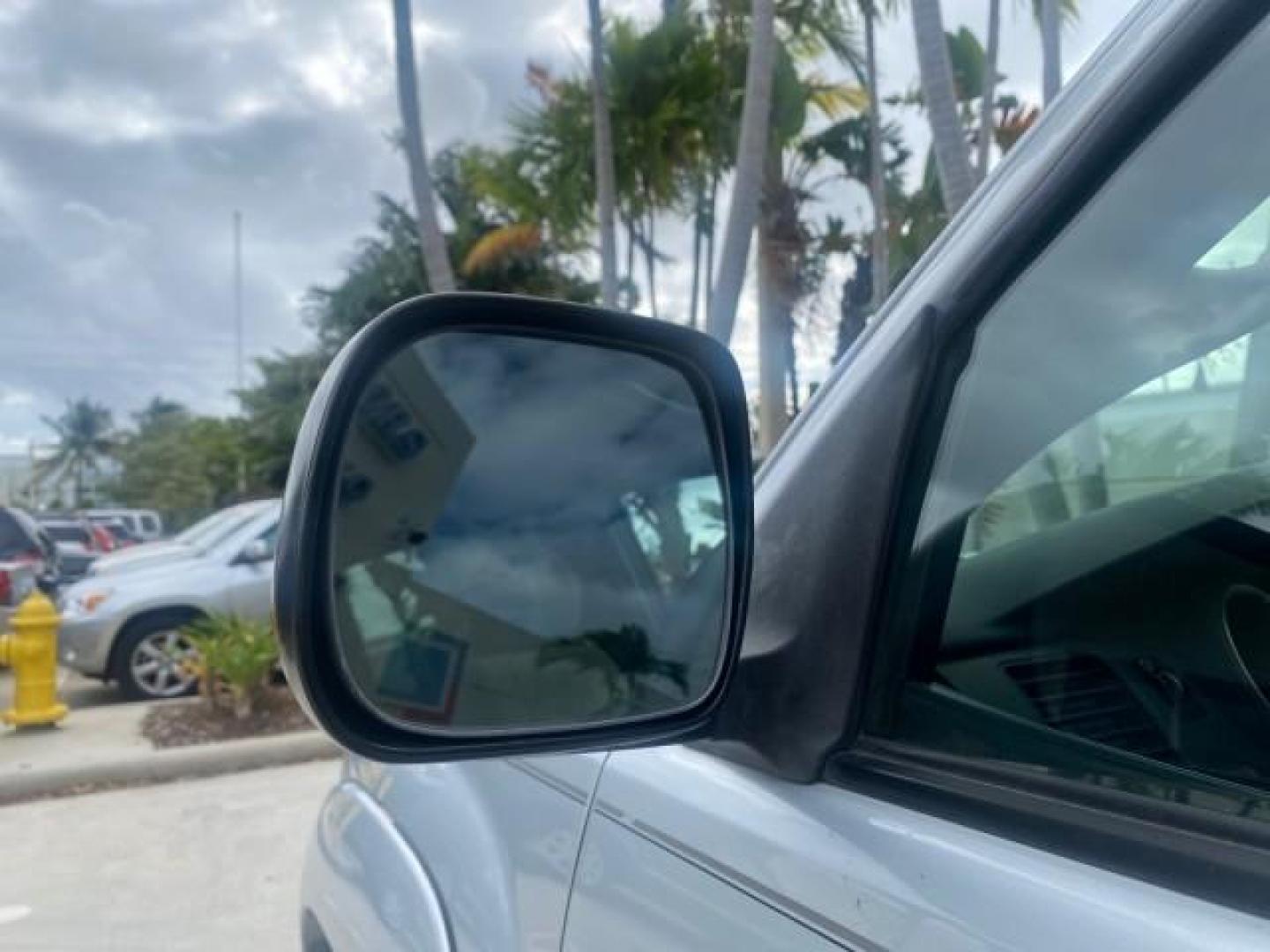 2006 Silver Streak Mica /Graphite Toyota Tacoma 1 OWNER 4WD CREW CAB (3TMMU52N46M) with an 4.0L DOHC EFI 24-Valve V6 VVT-i Engine engine, Automatic transmission, located at 4701 North Dixie Hwy, Pompano Beach, FL, 33064, (954) 422-2889, 26.240938, -80.123474 - OUR WEBPAGE FLORIDACARS1.COM HAS OVER 100 PHOTOS AND FREE CARFAX LINK 2006 TOYOTA TACOMA V6 4 DOOR CREW CAB VIN: 3TMMU52N46M001928 3 T M M U 5 2 N 4 6 M 0 0 1 9 2 8 CREW PICKUP 4.0L V6 F DOHC 24V GASOLINE 21 MPG REAR WHEEL DRIVE W/ 4X4 Features 4WD/AWD ABS Brakes Air Conditioning Alloy Wheels AM/FM - Photo#40