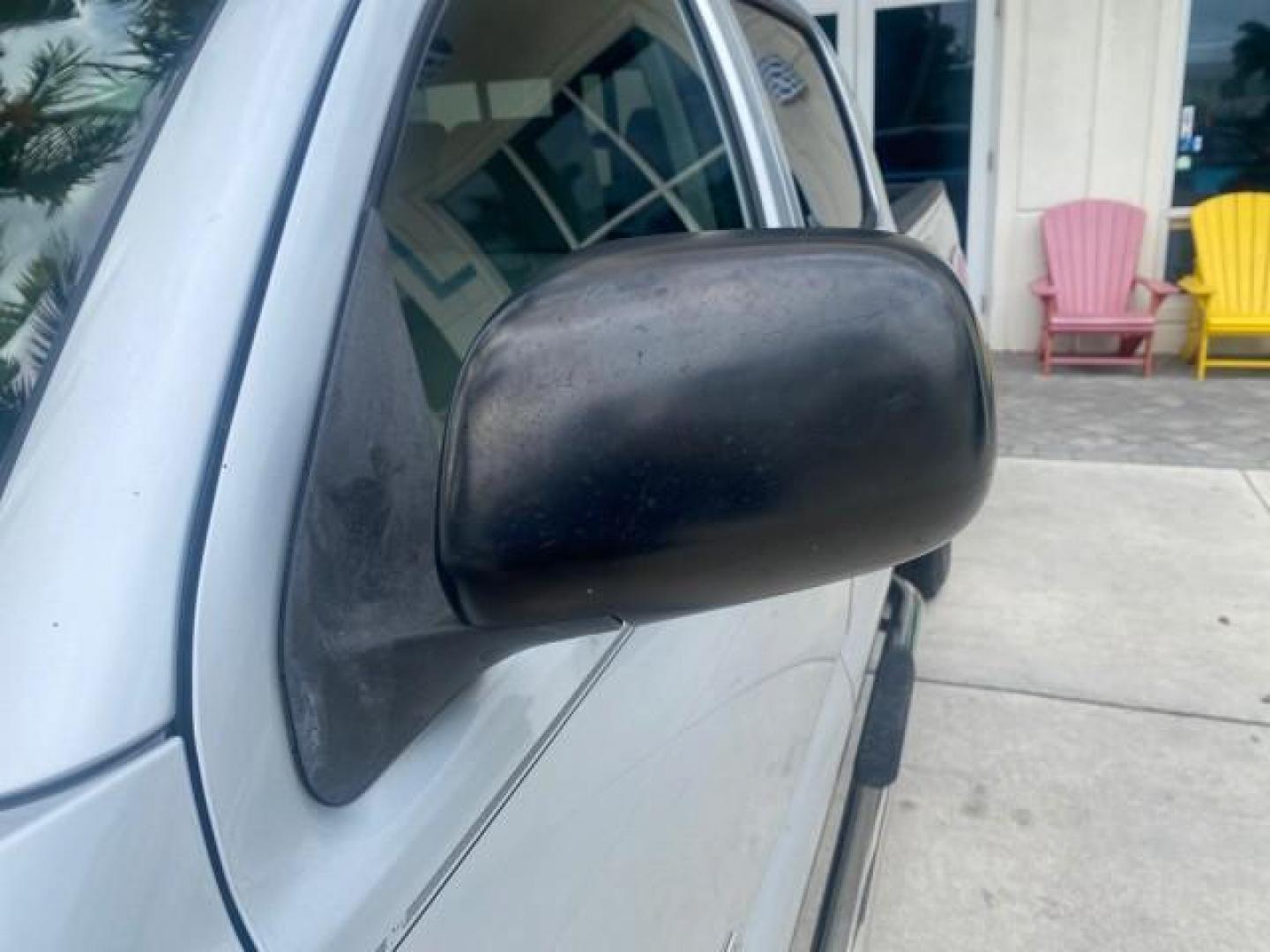 2006 Silver Streak Mica /Graphite Toyota Tacoma 1 OWNER 4WD CREW CAB (3TMMU52N46M) with an 4.0L DOHC EFI 24-Valve V6 VVT-i Engine engine, Automatic transmission, located at 4701 North Dixie Hwy, Pompano Beach, FL, 33064, (954) 422-2889, 26.240938, -80.123474 - OUR WEBPAGE FLORIDACARS1.COM HAS OVER 100 PHOTOS AND FREE CARFAX LINK 2006 TOYOTA TACOMA V6 4 DOOR CREW CAB VIN: 3TMMU52N46M001928 3 T M M U 5 2 N 4 6 M 0 0 1 9 2 8 CREW PICKUP 4.0L V6 F DOHC 24V GASOLINE 21 MPG REAR WHEEL DRIVE W/ 4X4 Features 4WD/AWD ABS Brakes Air Conditioning Alloy Wheels AM/FM - Photo#41