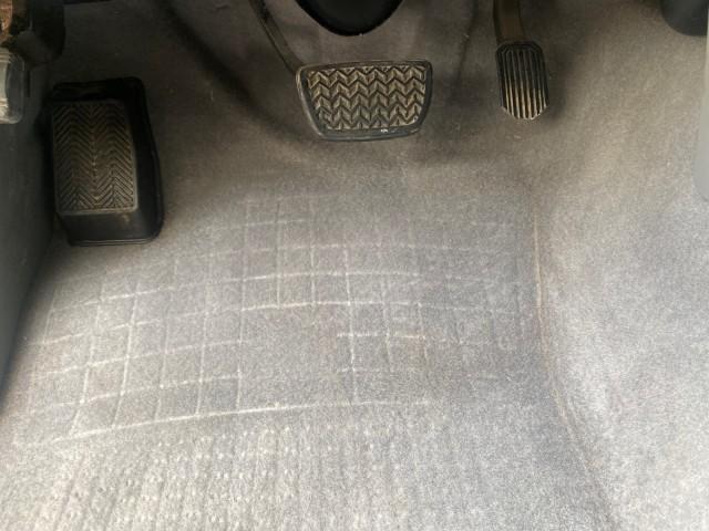 2006 Silver Streak Mica /Graphite Toyota Tacoma 1 OWNER 4WD CREW CAB (3TMMU52N46M) with an 4.0L DOHC EFI 24-Valve V6 VVT-i Engine engine, Automatic transmission, located at 4701 North Dixie Hwy, Pompano Beach, FL, 33064, (954) 422-2889, 26.240938, -80.123474 - OUR WEBPAGE FLORIDACARS1.COM HAS OVER 100 PHOTOS AND FREE CARFAX LINK 2006 TOYOTA TACOMA V6 4 DOOR CREW CAB VIN: 3TMMU52N46M001928 3 T M M U 5 2 N 4 6 M 0 0 1 9 2 8 CREW PICKUP 4.0L V6 F DOHC 24V GASOLINE 21 MPG REAR WHEEL DRIVE W/ 4X4 Features 4WD/AWD ABS Brakes Air Conditioning Alloy Wheels AM/FM - Photo#53