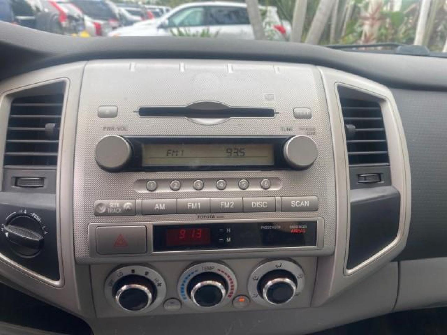 2006 Silver Streak Mica /Graphite Toyota Tacoma 1 OWNER 4WD CREW CAB (3TMMU52N46M) with an 4.0L DOHC EFI 24-Valve V6 VVT-i Engine engine, Automatic transmission, located at 4701 North Dixie Hwy, Pompano Beach, FL, 33064, (954) 422-2889, 26.240938, -80.123474 - OUR WEBPAGE FLORIDACARS1.COM HAS OVER 100 PHOTOS AND FREE CARFAX LINK 2006 TOYOTA TACOMA V6 4 DOOR CREW CAB VIN: 3TMMU52N46M001928 3 T M M U 5 2 N 4 6 M 0 0 1 9 2 8 CREW PICKUP 4.0L V6 F DOHC 24V GASOLINE 21 MPG REAR WHEEL DRIVE W/ 4X4 Features 4WD/AWD ABS Brakes Air Conditioning Alloy Wheels AM/FM - Photo#58