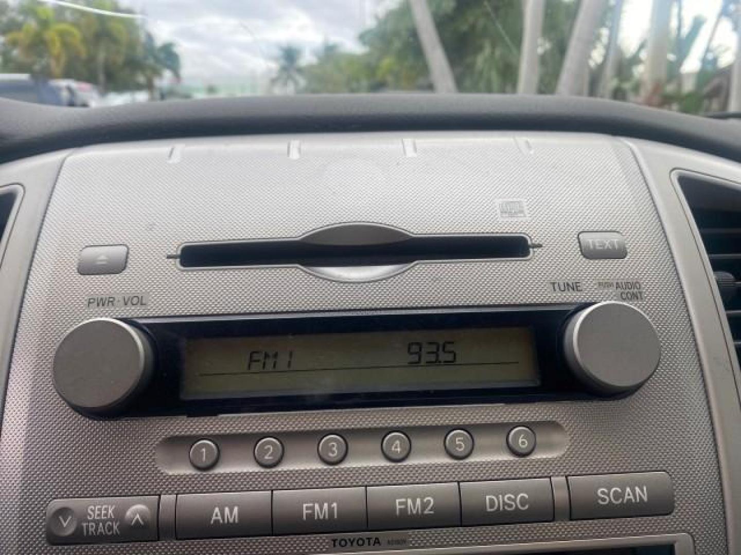 2006 Silver Streak Mica /Graphite Toyota Tacoma 1 OWNER 4WD CREW CAB (3TMMU52N46M) with an 4.0L DOHC EFI 24-Valve V6 VVT-i Engine engine, Automatic transmission, located at 4701 North Dixie Hwy, Pompano Beach, FL, 33064, (954) 422-2889, 26.240938, -80.123474 - OUR WEBPAGE FLORIDACARS1.COM HAS OVER 100 PHOTOS AND FREE CARFAX LINK 2006 TOYOTA TACOMA V6 4 DOOR CREW CAB VIN: 3TMMU52N46M001928 3 T M M U 5 2 N 4 6 M 0 0 1 9 2 8 CREW PICKUP 4.0L V6 F DOHC 24V GASOLINE 21 MPG REAR WHEEL DRIVE W/ 4X4 Features 4WD/AWD ABS Brakes Air Conditioning Alloy Wheels AM/FM - Photo#59