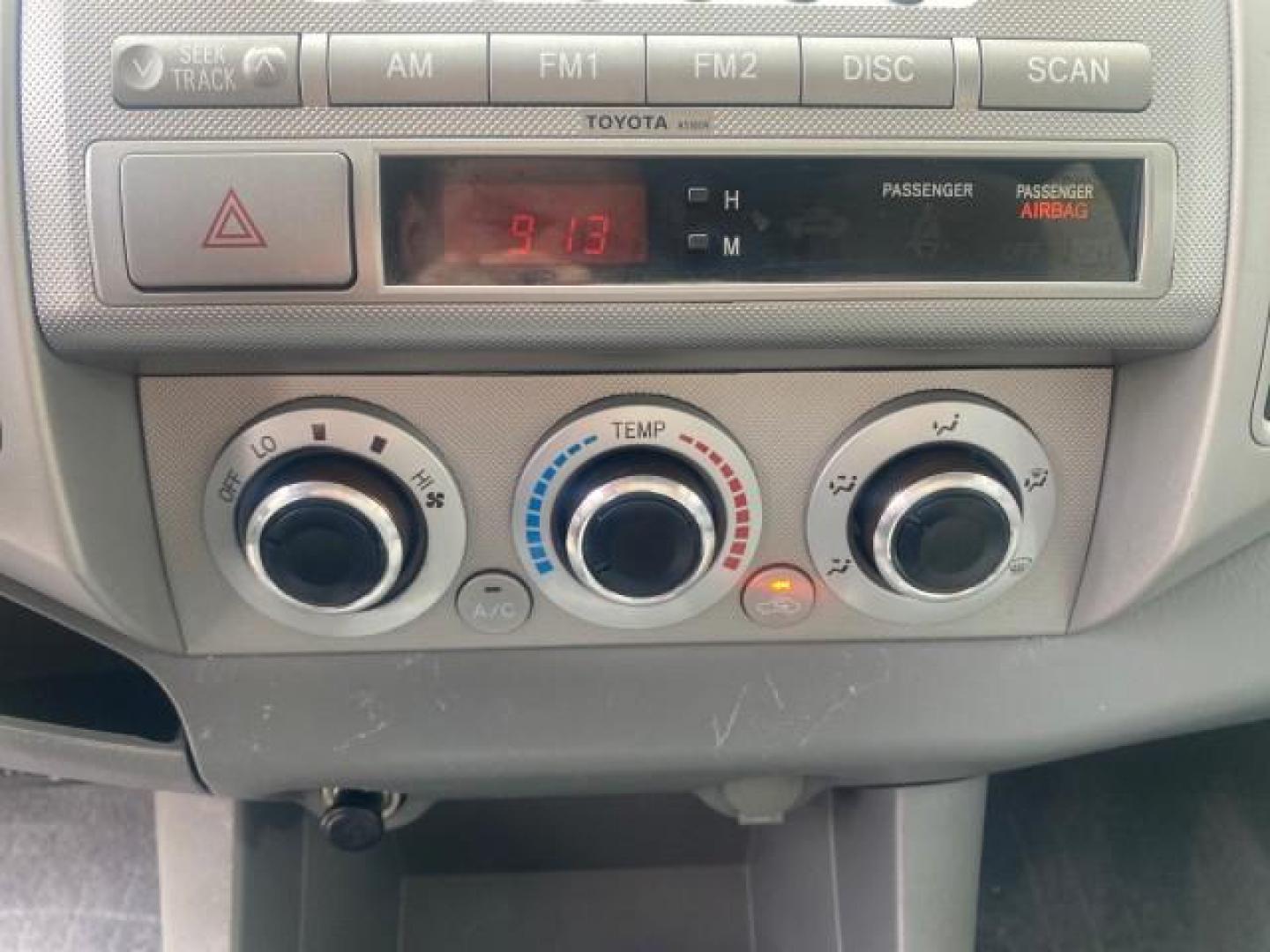 2006 Silver Streak Mica /Graphite Toyota Tacoma 1 OWNER 4WD CREW CAB (3TMMU52N46M) with an 4.0L DOHC EFI 24-Valve V6 VVT-i Engine engine, Automatic transmission, located at 4701 North Dixie Hwy, Pompano Beach, FL, 33064, (954) 422-2889, 26.240938, -80.123474 - OUR WEBPAGE FLORIDACARS1.COM HAS OVER 100 PHOTOS AND FREE CARFAX LINK 2006 TOYOTA TACOMA V6 4 DOOR CREW CAB VIN: 3TMMU52N46M001928 3 T M M U 5 2 N 4 6 M 0 0 1 9 2 8 CREW PICKUP 4.0L V6 F DOHC 24V GASOLINE 21 MPG REAR WHEEL DRIVE W/ 4X4 Features 4WD/AWD ABS Brakes Air Conditioning Alloy Wheels AM/FM - Photo#60