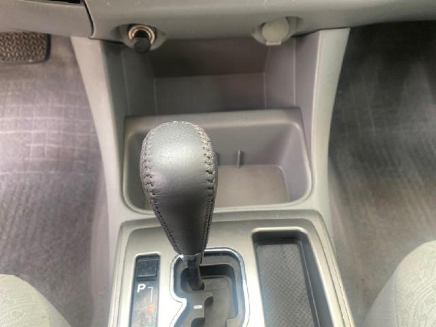 2006 Silver Streak Mica /Graphite Toyota Tacoma 1 OWNER 4WD CREW CAB (3TMMU52N46M) with an 4.0L DOHC EFI 24-Valve V6 VVT-i Engine engine, Automatic transmission, located at 4701 North Dixie Hwy, Pompano Beach, FL, 33064, (954) 422-2889, 26.240938, -80.123474 - OUR WEBPAGE FLORIDACARS1.COM HAS OVER 100 PHOTOS AND FREE CARFAX LINK 2006 TOYOTA TACOMA V6 4 DOOR CREW CAB VIN: 3TMMU52N46M001928 3 T M M U 5 2 N 4 6 M 0 0 1 9 2 8 CREW PICKUP 4.0L V6 F DOHC 24V GASOLINE 21 MPG REAR WHEEL DRIVE W/ 4X4 Features 4WD/AWD ABS Brakes Air Conditioning Alloy Wheels AM/FM - Photo#61