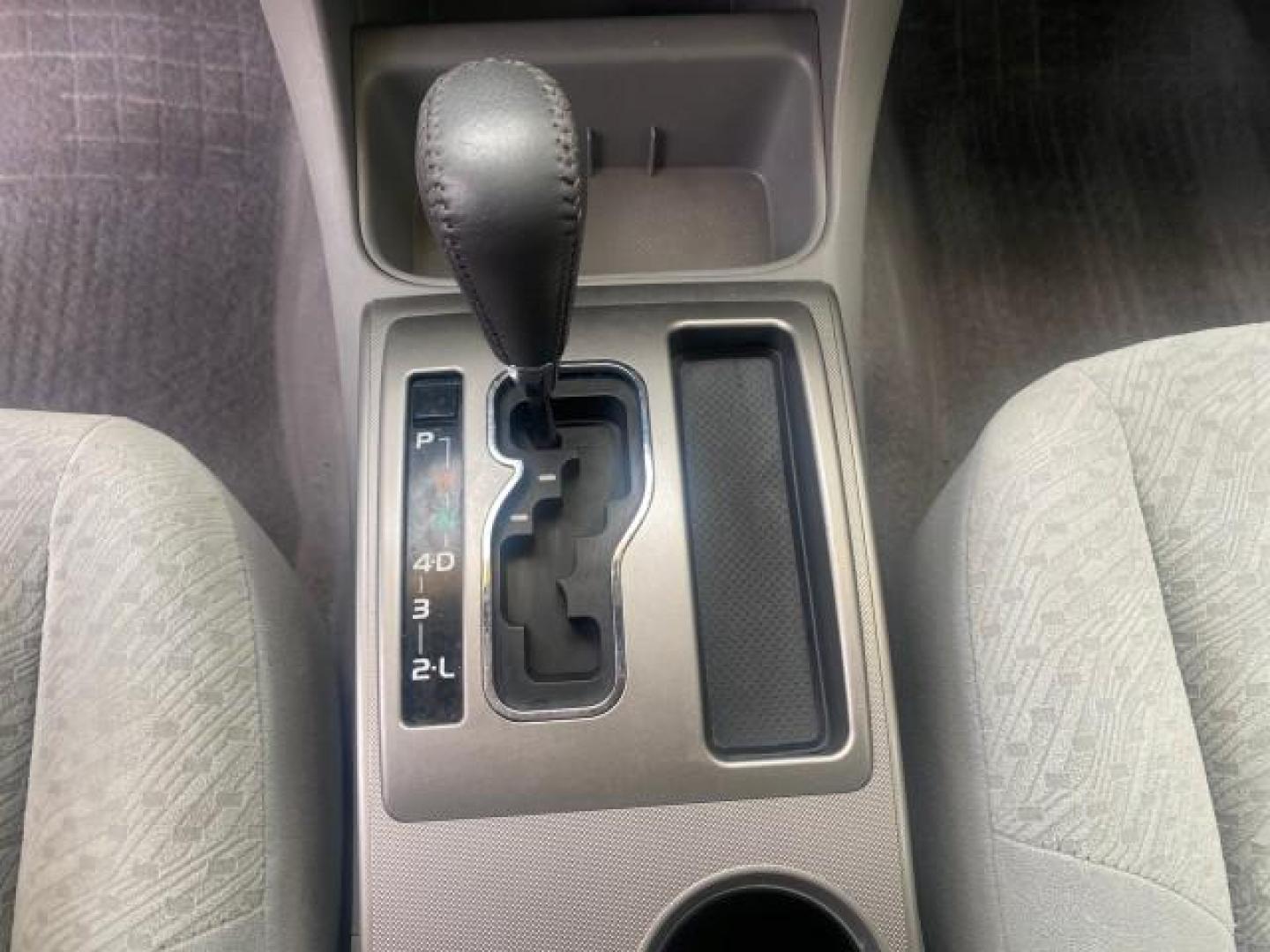 2006 Silver Streak Mica /Graphite Toyota Tacoma 1 OWNER 4WD CREW CAB (3TMMU52N46M) with an 4.0L DOHC EFI 24-Valve V6 VVT-i Engine engine, Automatic transmission, located at 4701 North Dixie Hwy, Pompano Beach, FL, 33064, (954) 422-2889, 26.240938, -80.123474 - OUR WEBPAGE FLORIDACARS1.COM HAS OVER 100 PHOTOS AND FREE CARFAX LINK 2006 TOYOTA TACOMA V6 4 DOOR CREW CAB VIN: 3TMMU52N46M001928 3 T M M U 5 2 N 4 6 M 0 0 1 9 2 8 CREW PICKUP 4.0L V6 F DOHC 24V GASOLINE 21 MPG REAR WHEEL DRIVE W/ 4X4 Features 4WD/AWD ABS Brakes Air Conditioning Alloy Wheels AM/FM - Photo#63