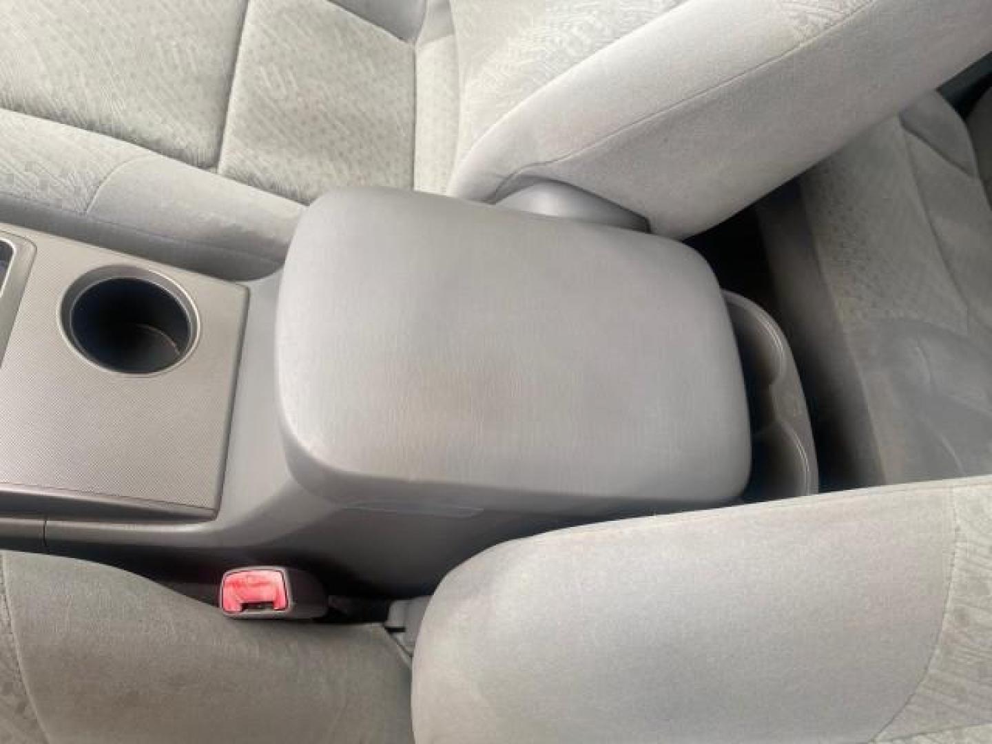 2006 Silver Streak Mica /Graphite Toyota Tacoma 1 OWNER 4WD CREW CAB (3TMMU52N46M) with an 4.0L DOHC EFI 24-Valve V6 VVT-i Engine engine, Automatic transmission, located at 4701 North Dixie Hwy, Pompano Beach, FL, 33064, (954) 422-2889, 26.240938, -80.123474 - OUR WEBPAGE FLORIDACARS1.COM HAS OVER 100 PHOTOS AND FREE CARFAX LINK 2006 TOYOTA TACOMA V6 4 DOOR CREW CAB VIN: 3TMMU52N46M001928 3 T M M U 5 2 N 4 6 M 0 0 1 9 2 8 CREW PICKUP 4.0L V6 F DOHC 24V GASOLINE 21 MPG REAR WHEEL DRIVE W/ 4X4 Features 4WD/AWD ABS Brakes Air Conditioning Alloy Wheels AM/FM - Photo#64