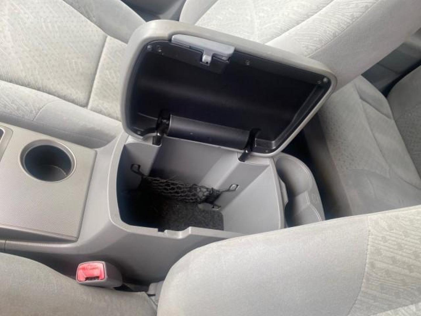 2006 Silver Streak Mica /Graphite Toyota Tacoma 1 OWNER 4WD CREW CAB (3TMMU52N46M) with an 4.0L DOHC EFI 24-Valve V6 VVT-i Engine engine, Automatic transmission, located at 4701 North Dixie Hwy, Pompano Beach, FL, 33064, (954) 422-2889, 26.240938, -80.123474 - OUR WEBPAGE FLORIDACARS1.COM HAS OVER 100 PHOTOS AND FREE CARFAX LINK 2006 TOYOTA TACOMA V6 4 DOOR CREW CAB VIN: 3TMMU52N46M001928 3 T M M U 5 2 N 4 6 M 0 0 1 9 2 8 CREW PICKUP 4.0L V6 F DOHC 24V GASOLINE 21 MPG REAR WHEEL DRIVE W/ 4X4 Features 4WD/AWD ABS Brakes Air Conditioning Alloy Wheels AM/FM - Photo#65