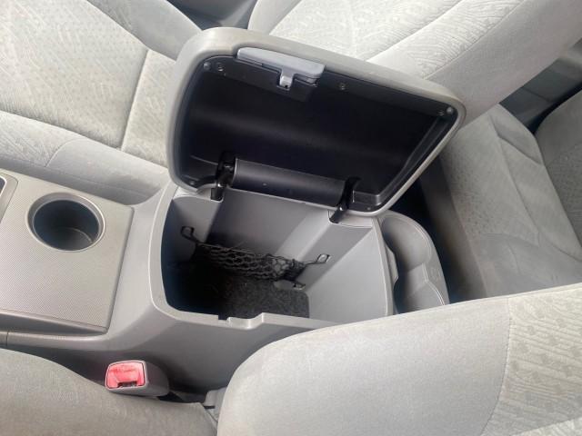 2006 Silver Streak Mica /Graphite Toyota Tacoma 1 OWNER 4WD CREW CAB (3TMMU52N46M) with an 4.0L DOHC EFI 24-Valve V6 VVT-i Engine engine, Automatic transmission, located at 4701 North Dixie Hwy, Pompano Beach, FL, 33064, (954) 422-2889, 26.240938, -80.123474 - OUR WEBPAGE FLORIDACARS1.COM HAS OVER 100 PHOTOS AND FREE CARFAX LINK 2006 TOYOTA TACOMA V6 4 DOOR CREW CAB VIN: 3TMMU52N46M001928 3 T M M U 5 2 N 4 6 M 0 0 1 9 2 8 CREW PICKUP 4.0L V6 F DOHC 24V GASOLINE 21 MPG REAR WHEEL DRIVE W/ 4X4 Features 4WD/AWD ABS Brakes Air Conditioning Alloy Wheels AM/FM - Photo#65