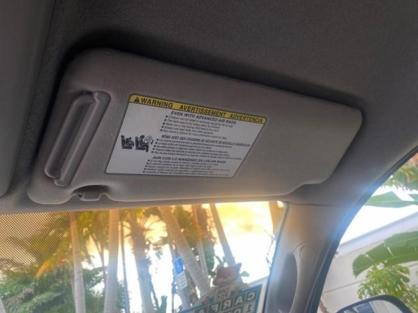 2006 Silver Streak Mica /Graphite Toyota Tacoma 1 OWNER 4WD CREW CAB (3TMMU52N46M) with an 4.0L DOHC EFI 24-Valve V6 VVT-i Engine engine, Automatic transmission, located at 4701 North Dixie Hwy, Pompano Beach, FL, 33064, (954) 422-2889, 26.240938, -80.123474 - OUR WEBPAGE FLORIDACARS1.COM HAS OVER 100 PHOTOS AND FREE CARFAX LINK 2006 TOYOTA TACOMA V6 4 DOOR CREW CAB VIN: 3TMMU52N46M001928 3 T M M U 5 2 N 4 6 M 0 0 1 9 2 8 CREW PICKUP 4.0L V6 F DOHC 24V GASOLINE 21 MPG REAR WHEEL DRIVE W/ 4X4 Features 4WD/AWD ABS Brakes Air Conditioning Alloy Wheels AM/FM - Photo#69