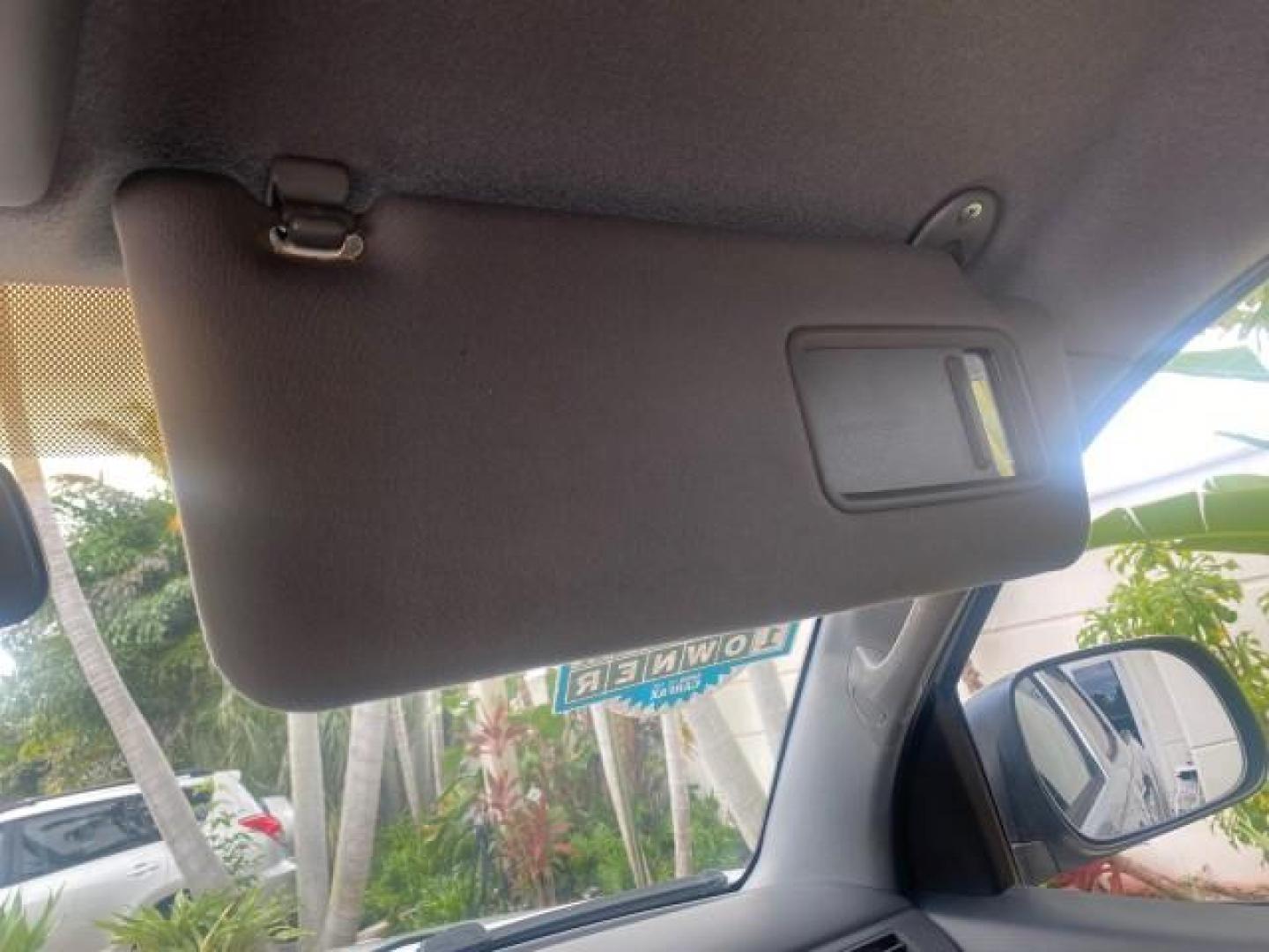 2006 Silver Streak Mica /Graphite Toyota Tacoma 1 OWNER 4WD CREW CAB (3TMMU52N46M) with an 4.0L DOHC EFI 24-Valve V6 VVT-i Engine engine, Automatic transmission, located at 4701 North Dixie Hwy, Pompano Beach, FL, 33064, (954) 422-2889, 26.240938, -80.123474 - OUR WEBPAGE FLORIDACARS1.COM HAS OVER 100 PHOTOS AND FREE CARFAX LINK 2006 TOYOTA TACOMA V6 4 DOOR CREW CAB VIN: 3TMMU52N46M001928 3 T M M U 5 2 N 4 6 M 0 0 1 9 2 8 CREW PICKUP 4.0L V6 F DOHC 24V GASOLINE 21 MPG REAR WHEEL DRIVE W/ 4X4 Features 4WD/AWD ABS Brakes Air Conditioning Alloy Wheels AM/FM - Photo#70