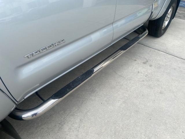 2006 Silver Streak Mica /Graphite Toyota Tacoma 1 OWNER 4WD CREW CAB (3TMMU52N46M) with an 4.0L DOHC EFI 24-Valve V6 VVT-i Engine engine, Automatic transmission, located at 4701 North Dixie Hwy, Pompano Beach, FL, 33064, (954) 422-2889, 26.240938, -80.123474 - OUR WEBPAGE FLORIDACARS1.COM HAS OVER 100 PHOTOS AND FREE CARFAX LINK 2006 TOYOTA TACOMA V6 4 DOOR CREW CAB VIN: 3TMMU52N46M001928 3 T M M U 5 2 N 4 6 M 0 0 1 9 2 8 CREW PICKUP 4.0L V6 F DOHC 24V GASOLINE 21 MPG REAR WHEEL DRIVE W/ 4X4 Features 4WD/AWD ABS Brakes Air Conditioning Alloy Wheels AM/FM - Photo#74