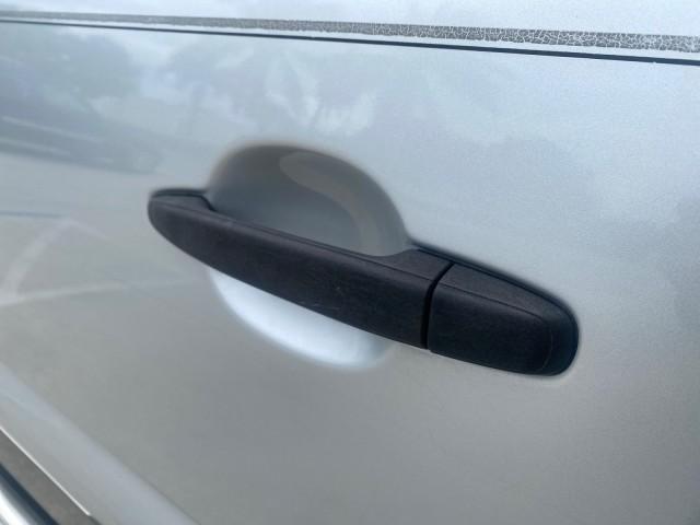 2006 Silver Streak Mica /Graphite Toyota Tacoma 1 OWNER 4WD CREW CAB (3TMMU52N46M) with an 4.0L DOHC EFI 24-Valve V6 VVT-i Engine engine, Automatic transmission, located at 4701 North Dixie Hwy, Pompano Beach, FL, 33064, (954) 422-2889, 26.240938, -80.123474 - OUR WEBPAGE FLORIDACARS1.COM HAS OVER 100 PHOTOS AND FREE CARFAX LINK 2006 TOYOTA TACOMA V6 4 DOOR CREW CAB VIN: 3TMMU52N46M001928 3 T M M U 5 2 N 4 6 M 0 0 1 9 2 8 CREW PICKUP 4.0L V6 F DOHC 24V GASOLINE 21 MPG REAR WHEEL DRIVE W/ 4X4 Features 4WD/AWD ABS Brakes Air Conditioning Alloy Wheels AM/FM - Photo#76