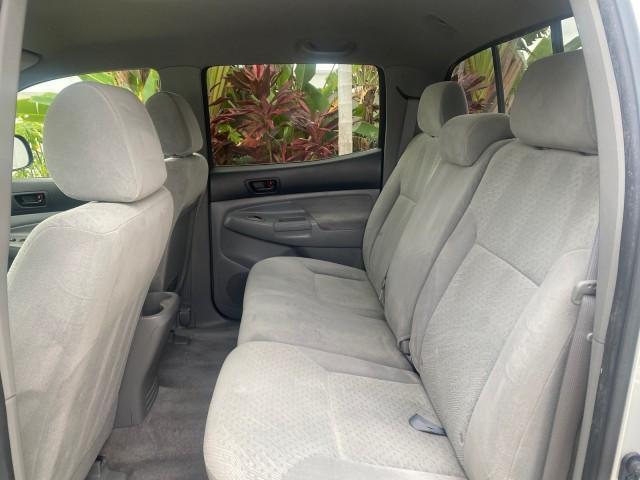 2006 Silver Streak Mica /Graphite Toyota Tacoma 1 OWNER 4WD CREW CAB (3TMMU52N46M) with an 4.0L DOHC EFI 24-Valve V6 VVT-i Engine engine, Automatic transmission, located at 4701 North Dixie Hwy, Pompano Beach, FL, 33064, (954) 422-2889, 26.240938, -80.123474 - OUR WEBPAGE FLORIDACARS1.COM HAS OVER 100 PHOTOS AND FREE CARFAX LINK 2006 TOYOTA TACOMA V6 4 DOOR CREW CAB VIN: 3TMMU52N46M001928 3 T M M U 5 2 N 4 6 M 0 0 1 9 2 8 CREW PICKUP 4.0L V6 F DOHC 24V GASOLINE 21 MPG REAR WHEEL DRIVE W/ 4X4 Features 4WD/AWD ABS Brakes Air Conditioning Alloy Wheels AM/FM - Photo#81