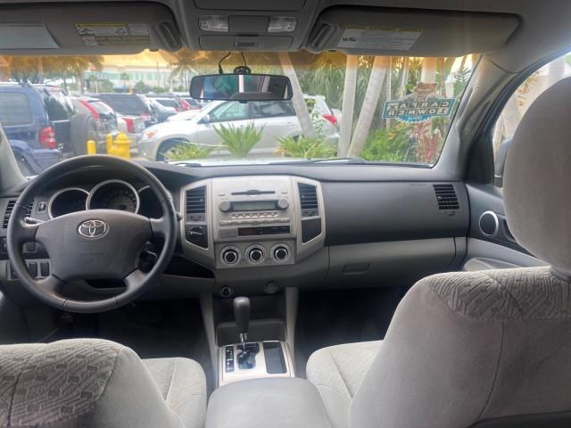 2006 Silver Streak Mica /Graphite Toyota Tacoma 1 OWNER 4WD CREW CAB (3TMMU52N46M) with an 4.0L DOHC EFI 24-Valve V6 VVT-i Engine engine, Automatic transmission, located at 4701 North Dixie Hwy, Pompano Beach, FL, 33064, (954) 422-2889, 26.240938, -80.123474 - OUR WEBPAGE FLORIDACARS1.COM HAS OVER 100 PHOTOS AND FREE CARFAX LINK 2006 TOYOTA TACOMA V6 4 DOOR CREW CAB VIN: 3TMMU52N46M001928 3 T M M U 5 2 N 4 6 M 0 0 1 9 2 8 CREW PICKUP 4.0L V6 F DOHC 24V GASOLINE 21 MPG REAR WHEEL DRIVE W/ 4X4 Features 4WD/AWD ABS Brakes Air Conditioning Alloy Wheels AM/FM - Photo#86