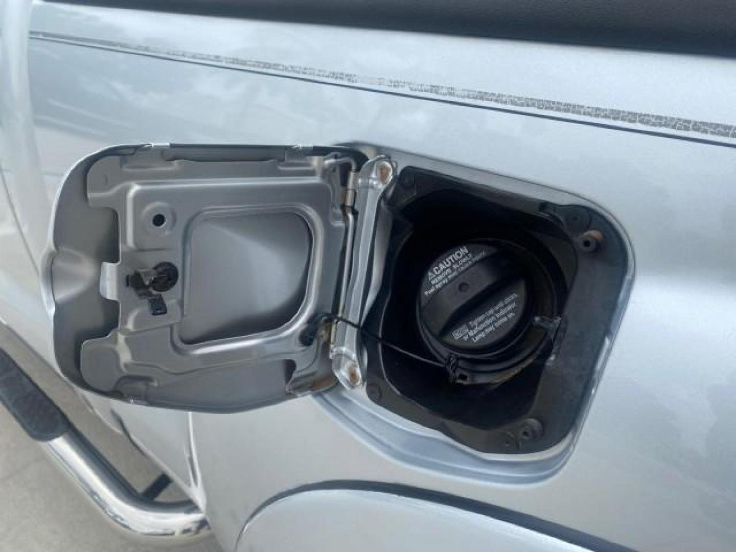 2006 Silver Streak Mica /Graphite Toyota Tacoma 1 OWNER 4WD CREW CAB (3TMMU52N46M) with an 4.0L DOHC EFI 24-Valve V6 VVT-i Engine engine, Automatic transmission, located at 4701 North Dixie Hwy, Pompano Beach, FL, 33064, (954) 422-2889, 26.240938, -80.123474 - OUR WEBPAGE FLORIDACARS1.COM HAS OVER 100 PHOTOS AND FREE CARFAX LINK 2006 TOYOTA TACOMA V6 4 DOOR CREW CAB VIN: 3TMMU52N46M001928 3 T M M U 5 2 N 4 6 M 0 0 1 9 2 8 CREW PICKUP 4.0L V6 F DOHC 24V GASOLINE 21 MPG REAR WHEEL DRIVE W/ 4X4 Features 4WD/AWD ABS Brakes Air Conditioning Alloy Wheels AM/FM - Photo#89