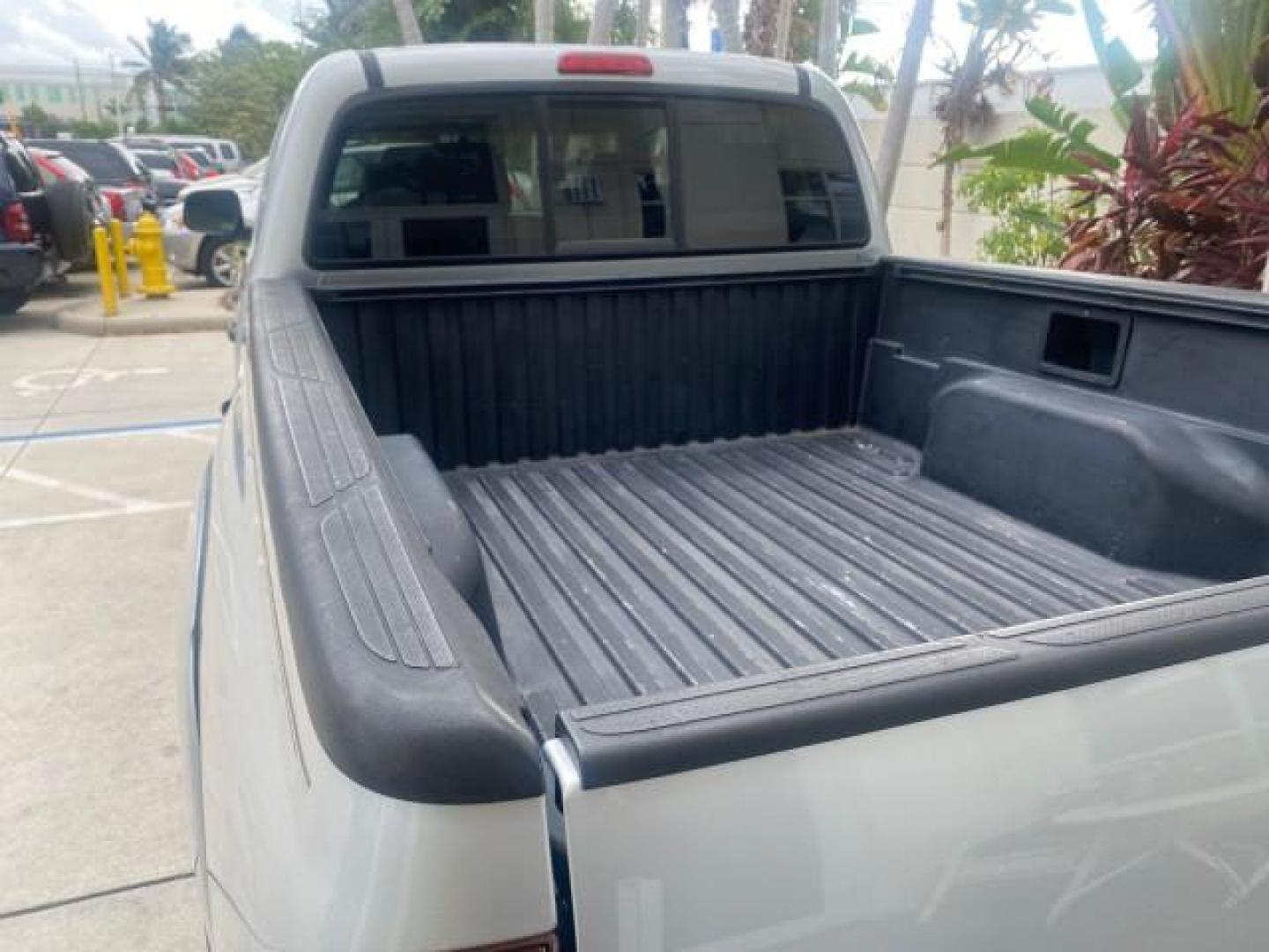 2006 Silver Streak Mica /Graphite Toyota Tacoma 1 OWNER 4WD CREW CAB (3TMMU52N46M) with an 4.0L DOHC EFI 24-Valve V6 VVT-i Engine engine, Automatic transmission, located at 4701 North Dixie Hwy, Pompano Beach, FL, 33064, (954) 422-2889, 26.240938, -80.123474 - OUR WEBPAGE FLORIDACARS1.COM HAS OVER 100 PHOTOS AND FREE CARFAX LINK 2006 TOYOTA TACOMA V6 4 DOOR CREW CAB VIN: 3TMMU52N46M001928 3 T M M U 5 2 N 4 6 M 0 0 1 9 2 8 CREW PICKUP 4.0L V6 F DOHC 24V GASOLINE 21 MPG REAR WHEEL DRIVE W/ 4X4 Features 4WD/AWD ABS Brakes Air Conditioning Alloy Wheels AM/FM - Photo#97