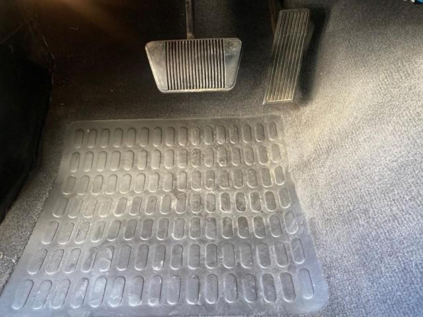 2001 Black /Agate Jeep Wrangler AUTO AC LOW MILES 77,760 HARD TOP (1J4FA49S61P) with an 4.0L SMFI I6 Power Tech Engine engine, Automatic transmission, located at 4701 North Dixie Hwy, Pompano Beach, FL, 33064, (954) 422-2889, 26.240938, -80.123474 - OUR WEBPAGE FLORIDACARS1.COM HAS OVER 100 PHOTOS AND FREE CARFAX LINK 2001 JEEP WRANGLER SPORT REMOVABLE HARD TOP VIN: 1J4FA49S61P364008 1 J 4 F A 4 9 S 6 1 P 3 6 4 0 0 8 UTILITY (BLAZER, JIMMY, SCOUT, ETC.) 4.0L I6 F GASOLINE REAR WHEEL DRIVE W/ 4X4 Features 4WD/AWD Air Conditioning Alloy Wheels AM - Photo#58