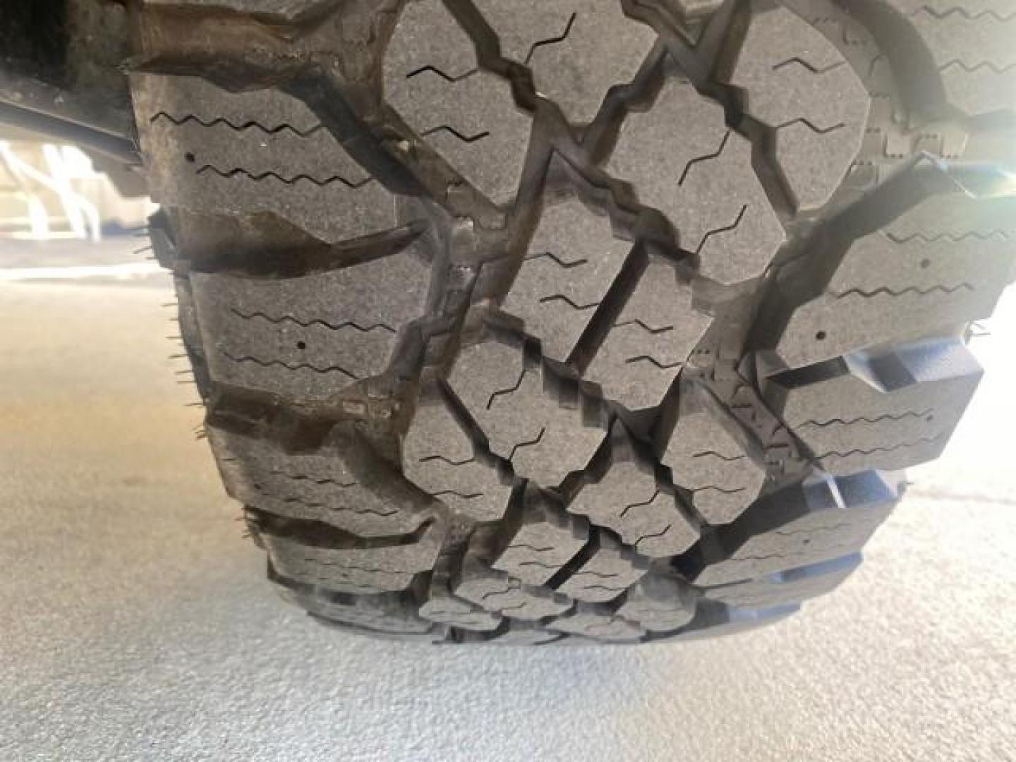 2001 Black /Agate Jeep Wrangler AUTO AC LOW MILES 77,760 HARD TOP (1J4FA49S61P) with an 4.0L SMFI I6 Power Tech Engine engine, Automatic transmission, located at 4701 North Dixie Hwy, Pompano Beach, FL, 33064, (954) 422-2889, 26.240938, -80.123474 - OUR WEBPAGE FLORIDACARS1.COM HAS OVER 100 PHOTOS AND FREE CARFAX LINK 2001 JEEP WRANGLER SPORT REMOVABLE HARD TOP VIN: 1J4FA49S61P364008 1 J 4 F A 4 9 S 6 1 P 3 6 4 0 0 8 UTILITY (BLAZER, JIMMY, SCOUT, ETC.) 4.0L I6 F GASOLINE REAR WHEEL DRIVE W/ 4X4 Features 4WD/AWD Air Conditioning Alloy Wheels AM - Photo#84