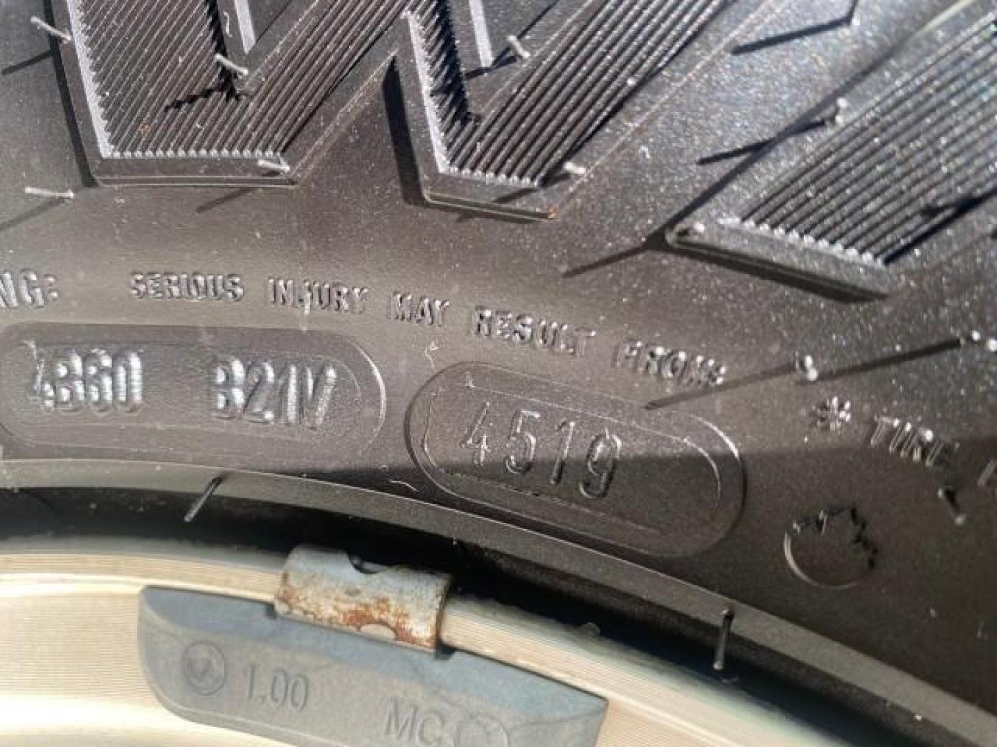 2001 Black /Agate Jeep Wrangler AUTO AC LOW MILES 77,760 HARD TOP (1J4FA49S61P) with an 4.0L SMFI I6 Power Tech Engine engine, Automatic transmission, located at 4701 North Dixie Hwy, Pompano Beach, FL, 33064, (954) 422-2889, 26.240938, -80.123474 - OUR WEBPAGE FLORIDACARS1.COM HAS OVER 100 PHOTOS AND FREE CARFAX LINK 2001 JEEP WRANGLER SPORT REMOVABLE HARD TOP VIN: 1J4FA49S61P364008 1 J 4 F A 4 9 S 6 1 P 3 6 4 0 0 8 UTILITY (BLAZER, JIMMY, SCOUT, ETC.) 4.0L I6 F GASOLINE REAR WHEEL DRIVE W/ 4X4 Features 4WD/AWD Air Conditioning Alloy Wheels AM - Photo#85