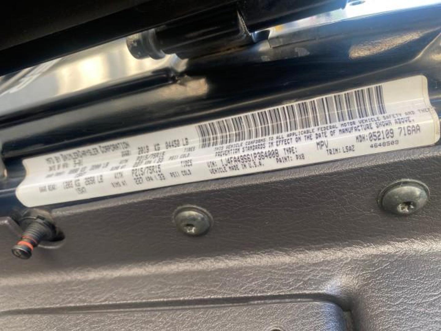 2001 Black /Agate Jeep Wrangler AUTO AC LOW MILES 77,760 HARD TOP (1J4FA49S61P) with an 4.0L SMFI I6 Power Tech Engine engine, Automatic transmission, located at 4701 North Dixie Hwy, Pompano Beach, FL, 33064, (954) 422-2889, 26.240938, -80.123474 - OUR WEBPAGE FLORIDACARS1.COM HAS OVER 100 PHOTOS AND FREE CARFAX LINK 2001 JEEP WRANGLER SPORT REMOVABLE HARD TOP VIN: 1J4FA49S61P364008 1 J 4 F A 4 9 S 6 1 P 3 6 4 0 0 8 UTILITY (BLAZER, JIMMY, SCOUT, ETC.) 4.0L I6 F GASOLINE REAR WHEEL DRIVE W/ 4X4 Features 4WD/AWD Air Conditioning Alloy Wheels AM - Photo#95