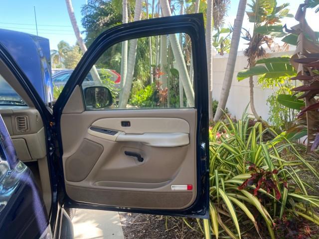 2003 Indigo Blue Metallic /Tan/Neutral Chevrolet Suburban LT 1 OWNER NO ACCIDENTS (1GNEC16Z13R) with an 5.3L Vortec 5300 V8 SFI Bi-Fuel Engine engine, Automatic transmission, located at 4701 North Dixie Hwy, Pompano Beach, FL, 33064, (954) 422-2889, 26.240938, -80.123474 - OUR WEBPAGE FLORIDACARS1.COM HAS OVER 100 PHOTOS AND FREE CARFAX LINK 2003 CHEVROLET SUBURBAN 1500 LS VIN: 1GNEC16Z13R307421 1 G N E C 1 6 Z 1 3 R 3 0 7 4 2 1 4 DOOR WAGON/SPORT UTILITY 5.3L V8 F FLEX FUEL 18 MPG REAR WHEEL DRIVE Features ABS Brakes Air Conditioning Alloy Wheels AM/FM Stereo Automat - Photo#11