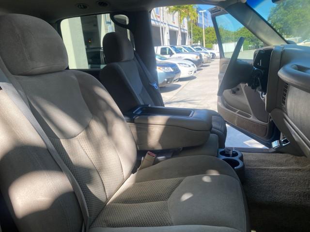 2003 Indigo Blue Metallic /Tan/Neutral Chevrolet Suburban LT 1 OWNER NO ACCIDENTS (1GNEC16Z13R) with an 5.3L Vortec 5300 V8 SFI Bi-Fuel Engine engine, Automatic transmission, located at 4701 North Dixie Hwy, Pompano Beach, FL, 33064, (954) 422-2889, 26.240938, -80.123474 - OUR WEBPAGE FLORIDACARS1.COM HAS OVER 100 PHOTOS AND FREE CARFAX LINK 2003 CHEVROLET SUBURBAN 1500 LS VIN: 1GNEC16Z13R307421 1 G N E C 1 6 Z 1 3 R 3 0 7 4 2 1 4 DOOR WAGON/SPORT UTILITY 5.3L V8 F FLEX FUEL 18 MPG REAR WHEEL DRIVE Features ABS Brakes Air Conditioning Alloy Wheels AM/FM Stereo Automat - Photo#12