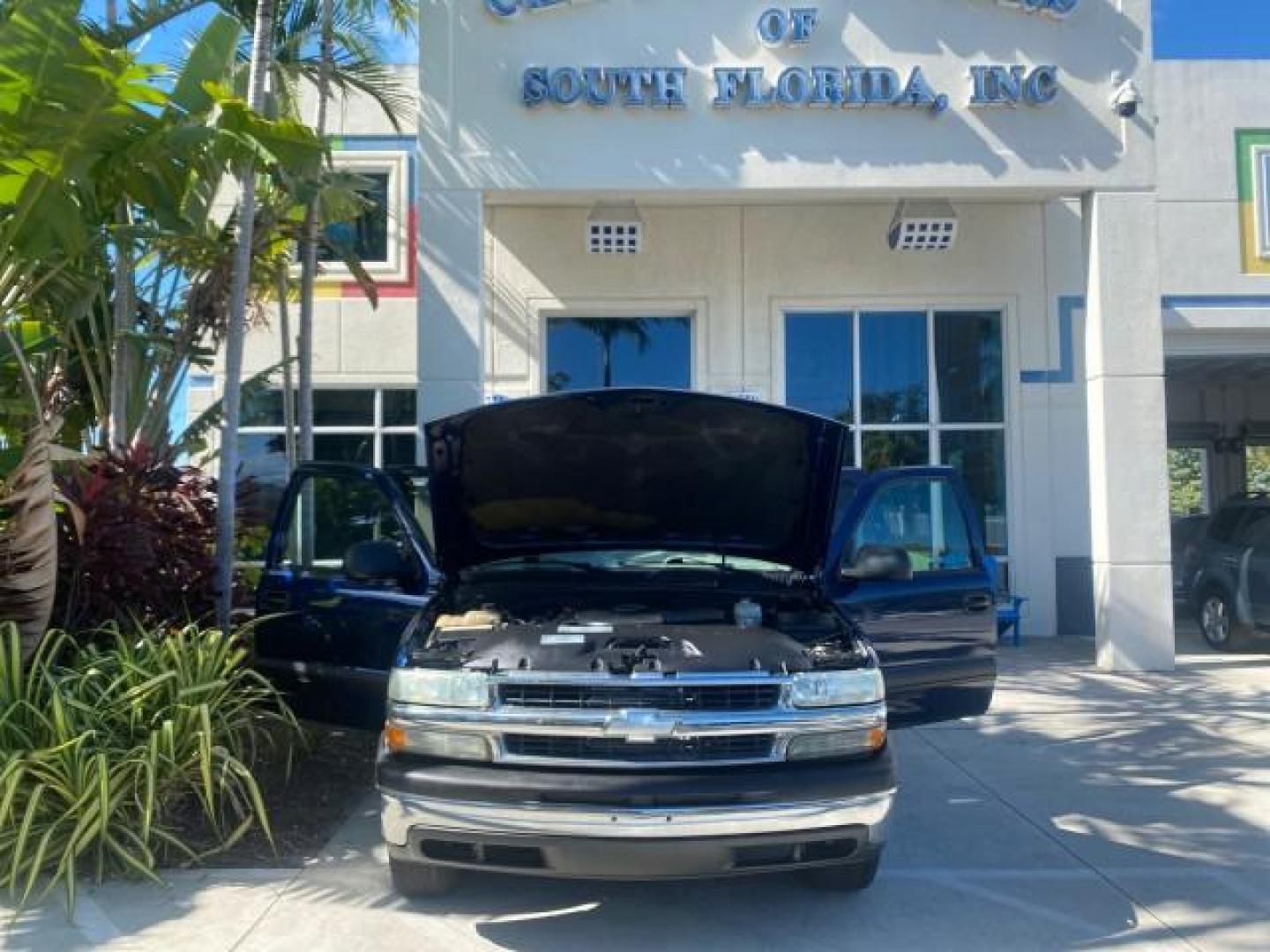 2003 Indigo Blue Metallic /Tan/Neutral Chevrolet Suburban LT 1 OWNER NO ACCIDENTS (1GNEC16Z13R) with an 5.3L Vortec 5300 V8 SFI Bi-Fuel Engine engine, Automatic transmission, located at 4701 North Dixie Hwy, Pompano Beach, FL, 33064, (954) 422-2889, 26.240938, -80.123474 - OUR WEBPAGE FLORIDACARS1.COM HAS OVER 100 PHOTOS AND FREE CARFAX LINK 2003 CHEVROLET SUBURBAN 1500 LS VIN: 1GNEC16Z13R307421 1 G N E C 1 6 Z 1 3 R 3 0 7 4 2 1 4 DOOR WAGON/SPORT UTILITY 5.3L V8 F FLEX FUEL 18 MPG REAR WHEEL DRIVE Features ABS Brakes Air Conditioning Alloy Wheels AM/FM Stereo Automat - Photo#16