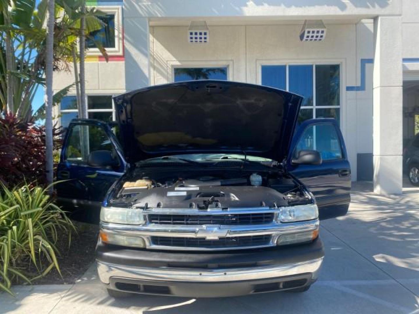 2003 Indigo Blue Metallic /Tan/Neutral Chevrolet Suburban LT 1 OWNER NO ACCIDENTS (1GNEC16Z13R) with an 5.3L Vortec 5300 V8 SFI Bi-Fuel Engine engine, Automatic transmission, located at 4701 North Dixie Hwy, Pompano Beach, FL, 33064, (954) 422-2889, 26.240938, -80.123474 - OUR WEBPAGE FLORIDACARS1.COM HAS OVER 100 PHOTOS AND FREE CARFAX LINK 2003 CHEVROLET SUBURBAN 1500 LS VIN: 1GNEC16Z13R307421 1 G N E C 1 6 Z 1 3 R 3 0 7 4 2 1 4 DOOR WAGON/SPORT UTILITY 5.3L V8 F FLEX FUEL 18 MPG REAR WHEEL DRIVE Features ABS Brakes Air Conditioning Alloy Wheels AM/FM Stereo Automat - Photo#17