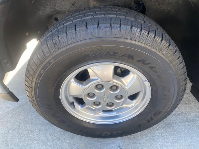 2003 Indigo Blue Metallic /Tan/Neutral Chevrolet Suburban LT 1 OWNER NO ACCIDENTS (1GNEC16Z13R) with an 5.3L Vortec 5300 V8 SFI Bi-Fuel Engine engine, Automatic transmission, located at 4701 North Dixie Hwy, Pompano Beach, FL, 33064, (954) 422-2889, 26.240938, -80.123474 - OUR WEBPAGE FLORIDACARS1.COM HAS OVER 100 PHOTOS AND FREE CARFAX LINK 2003 CHEVROLET SUBURBAN 1500 LS VIN: 1GNEC16Z13R307421 1 G N E C 1 6 Z 1 3 R 3 0 7 4 2 1 4 DOOR WAGON/SPORT UTILITY 5.3L V8 F FLEX FUEL 18 MPG REAR WHEEL DRIVE Features ABS Brakes Air Conditioning Alloy Wheels AM/FM Stereo Automat - Photo#19