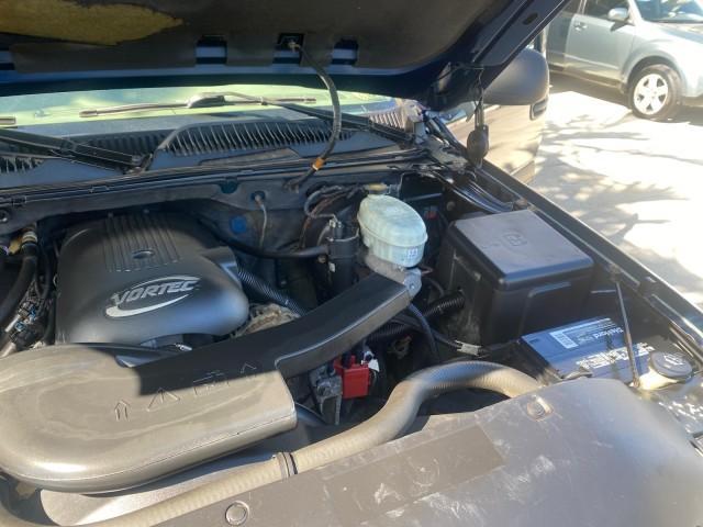 2003 Indigo Blue Metallic /Tan/Neutral Chevrolet Suburban LT 1 OWNER NO ACCIDENTS (1GNEC16Z13R) with an 5.3L Vortec 5300 V8 SFI Bi-Fuel Engine engine, Automatic transmission, located at 4701 North Dixie Hwy, Pompano Beach, FL, 33064, (954) 422-2889, 26.240938, -80.123474 - OUR WEBPAGE FLORIDACARS1.COM HAS OVER 100 PHOTOS AND FREE CARFAX LINK 2003 CHEVROLET SUBURBAN 1500 LS VIN: 1GNEC16Z13R307421 1 G N E C 1 6 Z 1 3 R 3 0 7 4 2 1 4 DOOR WAGON/SPORT UTILITY 5.3L V8 F FLEX FUEL 18 MPG REAR WHEEL DRIVE Features ABS Brakes Air Conditioning Alloy Wheels AM/FM Stereo Automat - Photo#26