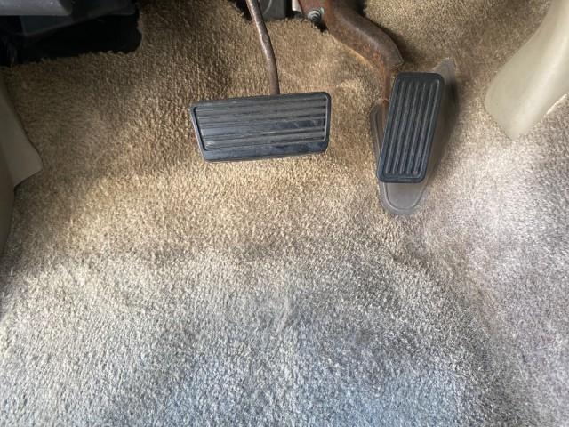 2003 Indigo Blue Metallic /Tan/Neutral Chevrolet Suburban LT 1 OWNER NO ACCIDENTS (1GNEC16Z13R) with an 5.3L Vortec 5300 V8 SFI Bi-Fuel Engine engine, Automatic transmission, located at 4701 North Dixie Hwy, Pompano Beach, FL, 33064, (954) 422-2889, 26.240938, -80.123474 - OUR WEBPAGE FLORIDACARS1.COM HAS OVER 100 PHOTOS AND FREE CARFAX LINK 2003 CHEVROLET SUBURBAN 1500 LS VIN: 1GNEC16Z13R307421 1 G N E C 1 6 Z 1 3 R 3 0 7 4 2 1 4 DOOR WAGON/SPORT UTILITY 5.3L V8 F FLEX FUEL 18 MPG REAR WHEEL DRIVE Features ABS Brakes Air Conditioning Alloy Wheels AM/FM Stereo Automat - Photo#53