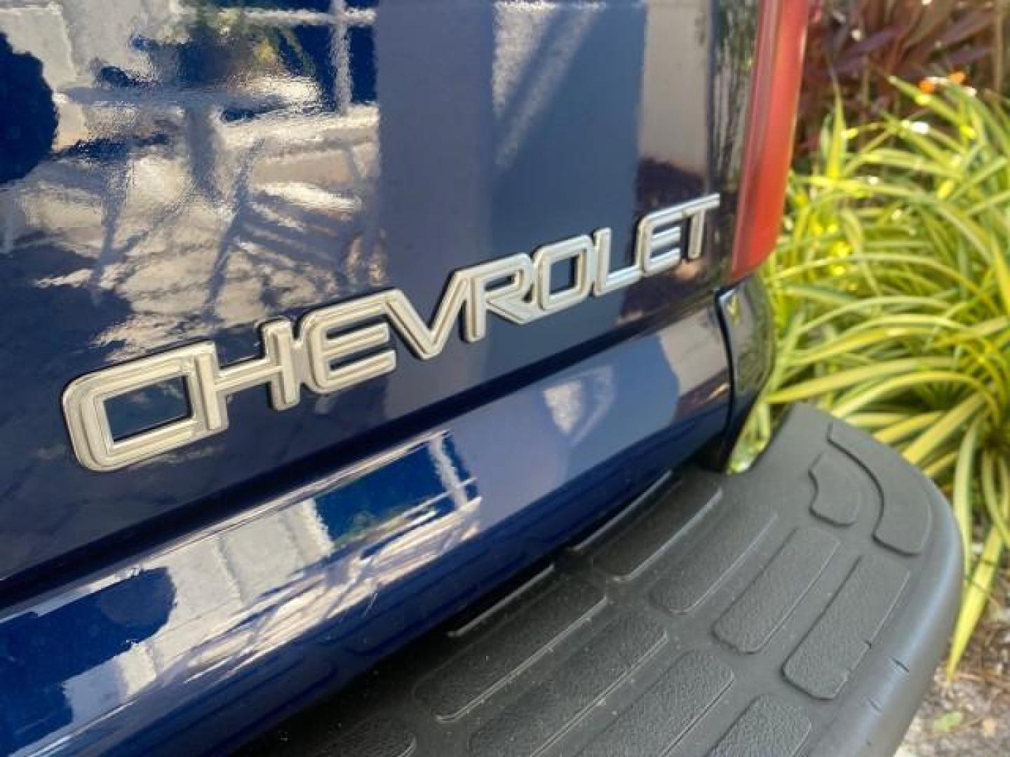 2003 Indigo Blue Metallic /Tan/Neutral Chevrolet Suburban LT 1 OWNER NO ACCIDENTS (1GNEC16Z13R) with an 5.3L Vortec 5300 V8 SFI Bi-Fuel Engine engine, Automatic transmission, located at 4701 North Dixie Hwy, Pompano Beach, FL, 33064, (954) 422-2889, 26.240938, -80.123474 - OUR WEBPAGE FLORIDACARS1.COM HAS OVER 100 PHOTOS AND FREE CARFAX LINK 2003 CHEVROLET SUBURBAN 1500 LS VIN: 1GNEC16Z13R307421 1 G N E C 1 6 Z 1 3 R 3 0 7 4 2 1 4 DOOR WAGON/SPORT UTILITY 5.3L V8 F FLEX FUEL 18 MPG REAR WHEEL DRIVE Features ABS Brakes Air Conditioning Alloy Wheels AM/FM Stereo Automat - Photo#91