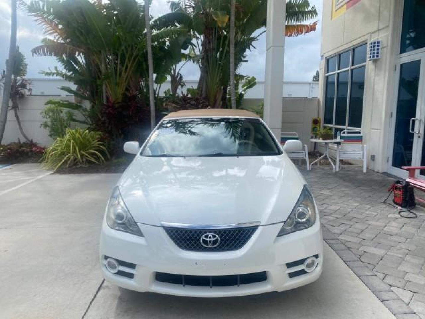 2007 Blizzard Pearl /Ivory Toyota Camry Solara SLE LOW MILES 67,647 (4T1FA38P37U) with an 3.3L DOHC SMPI VVT-i 24-Valve V6 Engine engine, Automatic transmission, located at 4701 North Dixie Hwy, Pompano Beach, FL, 33064, (954) 422-2889, 26.240938, -80.123474 - OUR WEBPAGE FLORIDACARS1.COM HAS OVER 100 PHOTOS AND FREE CARFAX LINK 2007 TOYOTA CAMRY SOLARA SLE V6 VIN: 4T1FA38P37U115572 4 T 1 F A 3 8 P 3 7 U 1 1 5 5 7 2 CONVERTIBLE 3.3L V6 F DOHC 24V GASOLINE 29 MPG FRONT WHEEL DRIVE Features ABS Brakes Air Conditioning Alloy Wheels AM/FM Stereo Automatic Tra - Photo#2