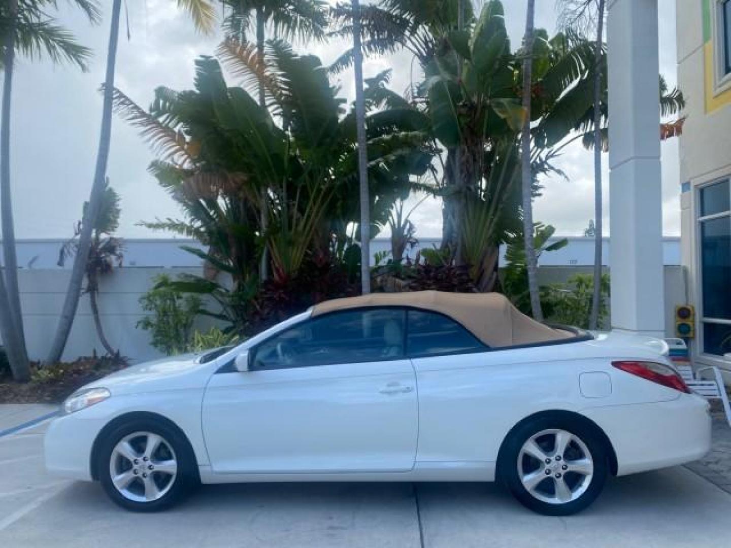 2007 Blizzard Pearl /Ivory Toyota Camry Solara SLE LOW MILES 67,647 (4T1FA38P37U) with an 3.3L DOHC SMPI VVT-i 24-Valve V6 Engine engine, Automatic transmission, located at 4701 North Dixie Hwy, Pompano Beach, FL, 33064, (954) 422-2889, 26.240938, -80.123474 - OUR WEBPAGE FLORIDACARS1.COM HAS OVER 100 PHOTOS AND FREE CARFAX LINK 2007 TOYOTA CAMRY SOLARA SLE V6 VIN: 4T1FA38P37U115572 4 T 1 F A 3 8 P 3 7 U 1 1 5 5 7 2 CONVERTIBLE 3.3L V6 F DOHC 24V GASOLINE 29 MPG FRONT WHEEL DRIVE Features ABS Brakes Air Conditioning Alloy Wheels AM/FM Stereo Automatic Tra - Photo#38