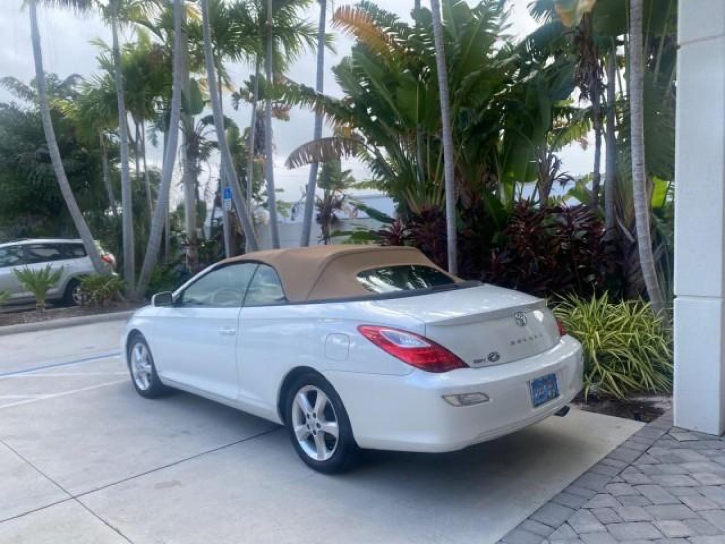 2007 Blizzard Pearl /Ivory Toyota Camry Solara SLE LOW MILES 67,647 (4T1FA38P37U) with an 3.3L DOHC SMPI VVT-i 24-Valve V6 Engine engine, Automatic transmission, located at 4701 North Dixie Hwy, Pompano Beach, FL, 33064, (954) 422-2889, 26.240938, -80.123474 - OUR WEBPAGE FLORIDACARS1.COM HAS OVER 100 PHOTOS AND FREE CARFAX LINK 2007 TOYOTA CAMRY SOLARA SLE V6 VIN: 4T1FA38P37U115572 4 T 1 F A 3 8 P 3 7 U 1 1 5 5 7 2 CONVERTIBLE 3.3L V6 F DOHC 24V GASOLINE 29 MPG FRONT WHEEL DRIVE Features ABS Brakes Air Conditioning Alloy Wheels AM/FM Stereo Automatic Tra - Photo#40