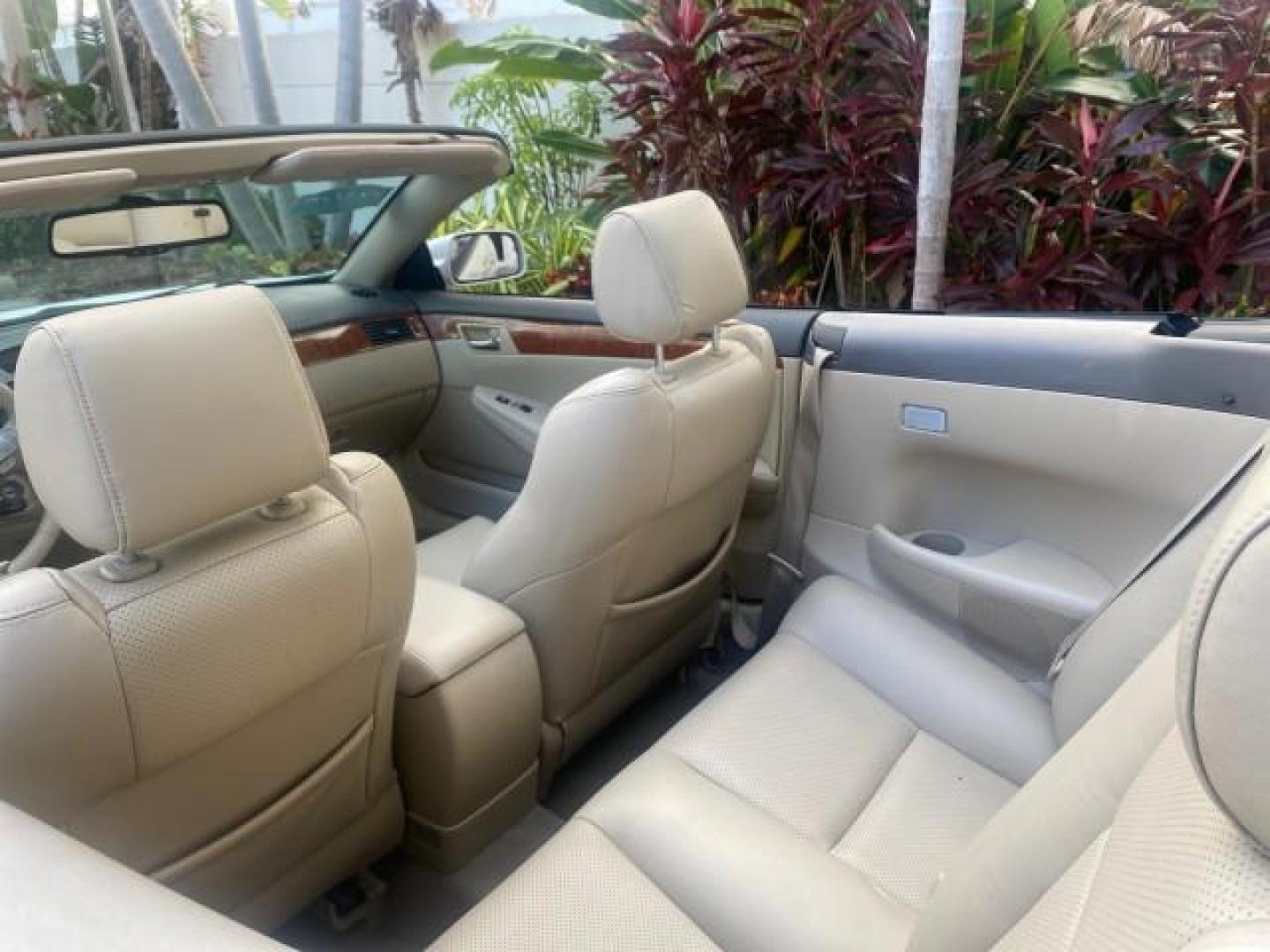 2007 Blizzard Pearl /Ivory Toyota Camry Solara SLE LOW MILES 67,647 (4T1FA38P37U) with an 3.3L DOHC SMPI VVT-i 24-Valve V6 Engine engine, Automatic transmission, located at 4701 North Dixie Hwy, Pompano Beach, FL, 33064, (954) 422-2889, 26.240938, -80.123474 - OUR WEBPAGE FLORIDACARS1.COM HAS OVER 100 PHOTOS AND FREE CARFAX LINK 2007 TOYOTA CAMRY SOLARA SLE V6 VIN: 4T1FA38P37U115572 4 T 1 F A 3 8 P 3 7 U 1 1 5 5 7 2 CONVERTIBLE 3.3L V6 F DOHC 24V GASOLINE 29 MPG FRONT WHEEL DRIVE Features ABS Brakes Air Conditioning Alloy Wheels AM/FM Stereo Automatic Tra - Photo#48