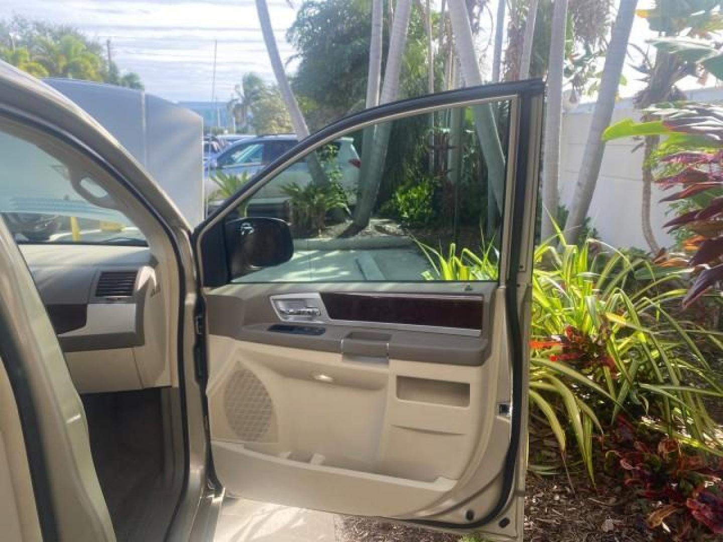 2010 White Gold /Medium pebble beige/cream Chrysler Town and Country Touring LOW MILES 33,692 1 OWNER (2A4RR5D1XAR) with an 3.8L OHV SMPI V6 Engine engine, Automatic transmission, located at 4701 North Dixie Hwy, Pompano Beach, FL, 33064, (954) 422-2889, 26.240938, -80.123474 - OUR WEBPAGE FLORIDACARS1.COM HAS OVER 100 PHOTOS AND FREE CARFAX LINK 2010 CHRYSLER TOWN AND COUNTRY TOURING VIN: 2A4RR5D1XAR392905 2 A 4 R R 5 D 1 X A R 3 9 2 9 0 5 VAN 3.8L V6 F OHV 12V GASOLINE 23 MPG FRONT WHEEL DRIVE Features ABS Brakes Air Conditioning Alloy Wheels AM/FM Stereo Automatic Trans - Photo#11