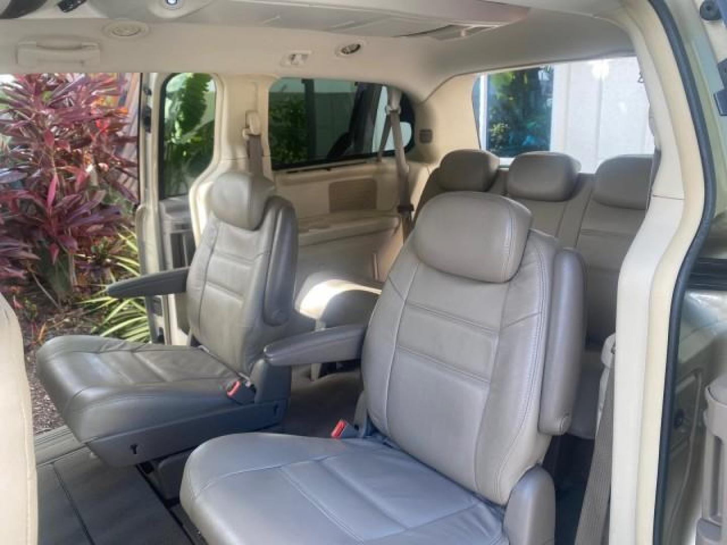 2010 White Gold /Medium pebble beige/cream Chrysler Town and Country Touring LOW MILES 33,692 1 OWNER (2A4RR5D1XAR) with an 3.8L OHV SMPI V6 Engine engine, Automatic transmission, located at 4701 North Dixie Hwy, Pompano Beach, FL, 33064, (954) 422-2889, 26.240938, -80.123474 - OUR WEBPAGE FLORIDACARS1.COM HAS OVER 100 PHOTOS AND FREE CARFAX LINK 2010 CHRYSLER TOWN AND COUNTRY TOURING VIN: 2A4RR5D1XAR392905 2 A 4 R R 5 D 1 X A R 3 9 2 9 0 5 VAN 3.8L V6 F OHV 12V GASOLINE 23 MPG FRONT WHEEL DRIVE Features ABS Brakes Air Conditioning Alloy Wheels AM/FM Stereo Automatic Trans - Photo#14