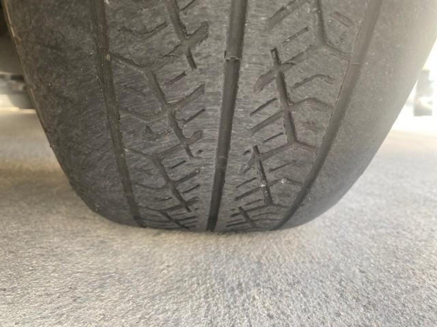 2010 White Gold /Medium pebble beige/cream Chrysler Town and Country Touring LOW MILES 33,692 1 OWNER (2A4RR5D1XAR) with an 3.8L OHV SMPI V6 Engine engine, Automatic transmission, located at 4701 North Dixie Hwy, Pompano Beach, FL, 33064, (954) 422-2889, 26.240938, -80.123474 - OUR WEBPAGE FLORIDACARS1.COM HAS OVER 100 PHOTOS AND FREE CARFAX LINK 2010 CHRYSLER TOWN AND COUNTRY TOURING VIN: 2A4RR5D1XAR392905 2 A 4 R R 5 D 1 X A R 3 9 2 9 0 5 VAN 3.8L V6 F OHV 12V GASOLINE 23 MPG FRONT WHEEL DRIVE Features ABS Brakes Air Conditioning Alloy Wheels AM/FM Stereo Automatic Trans - Photo#20