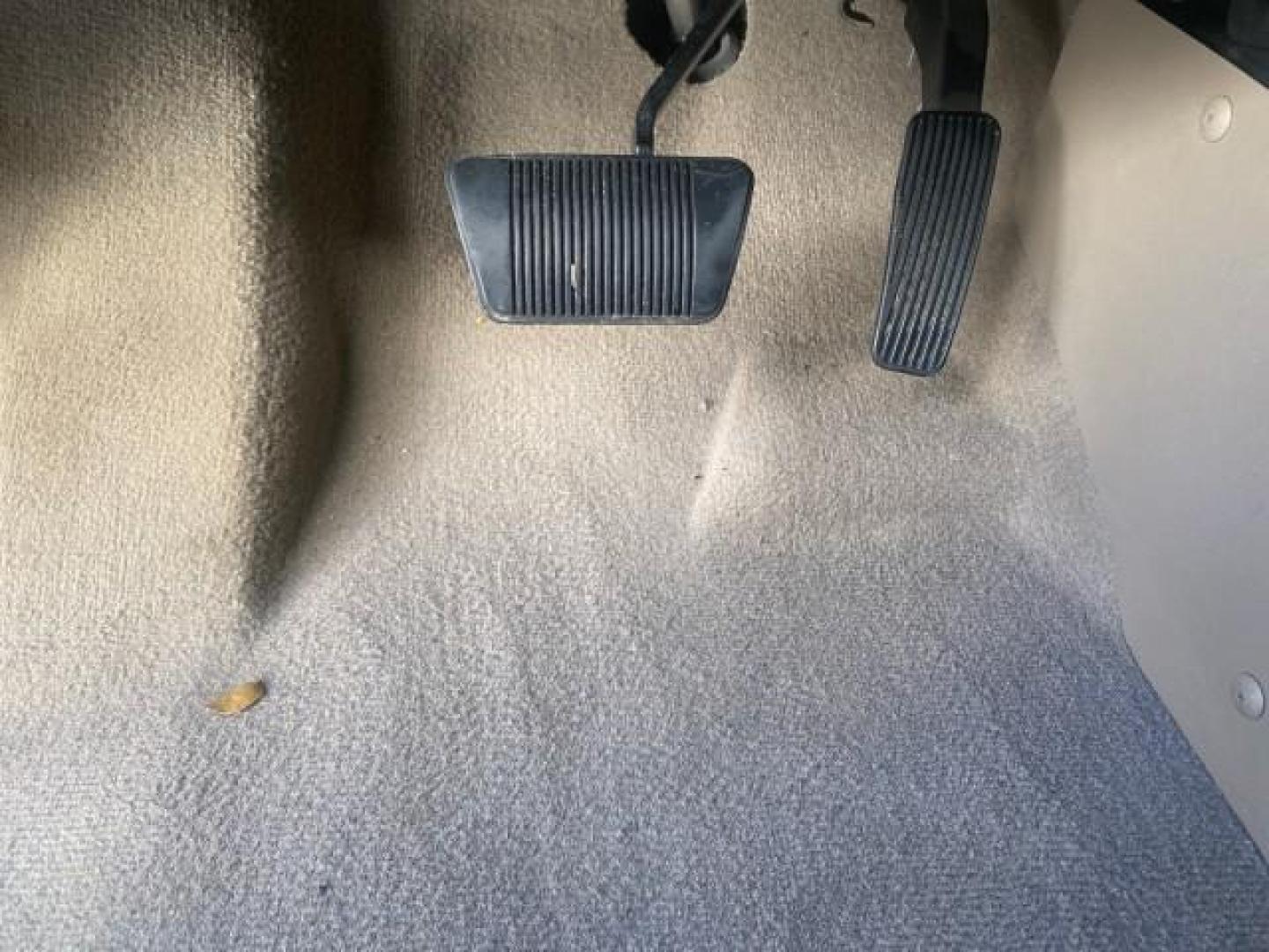 2010 White Gold /Medium pebble beige/cream Chrysler Town and Country Touring LOW MILES 33,692 1 OWNER (2A4RR5D1XAR) with an 3.8L OHV SMPI V6 Engine engine, Automatic transmission, located at 4701 North Dixie Hwy, Pompano Beach, FL, 33064, (954) 422-2889, 26.240938, -80.123474 - OUR WEBPAGE FLORIDACARS1.COM HAS OVER 100 PHOTOS AND FREE CARFAX LINK 2010 CHRYSLER TOWN AND COUNTRY TOURING VIN: 2A4RR5D1XAR392905 2 A 4 R R 5 D 1 X A R 3 9 2 9 0 5 VAN 3.8L V6 F OHV 12V GASOLINE 23 MPG FRONT WHEEL DRIVE Features ABS Brakes Air Conditioning Alloy Wheels AM/FM Stereo Automatic Trans - Photo#52