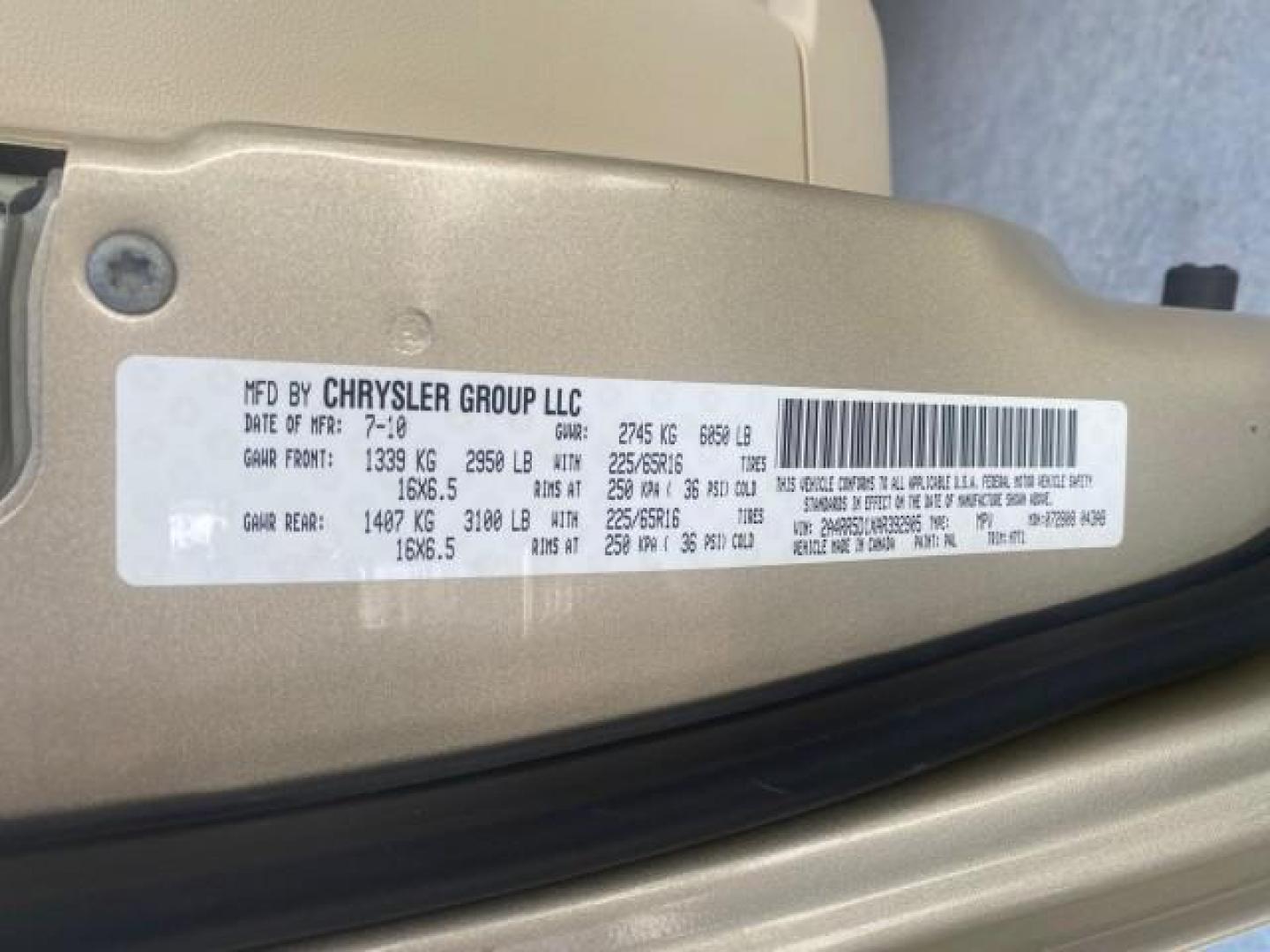 2010 White Gold /Medium pebble beige/cream Chrysler Town and Country Touring LOW MILES 33,692 1 OWNER (2A4RR5D1XAR) with an 3.8L OHV SMPI V6 Engine engine, Automatic transmission, located at 4701 North Dixie Hwy, Pompano Beach, FL, 33064, (954) 422-2889, 26.240938, -80.123474 - OUR WEBPAGE FLORIDACARS1.COM HAS OVER 100 PHOTOS AND FREE CARFAX LINK 2010 CHRYSLER TOWN AND COUNTRY TOURING VIN: 2A4RR5D1XAR392905 2 A 4 R R 5 D 1 X A R 3 9 2 9 0 5 VAN 3.8L V6 F OHV 12V GASOLINE 23 MPG FRONT WHEEL DRIVE Features ABS Brakes Air Conditioning Alloy Wheels AM/FM Stereo Automatic Trans - Photo#70