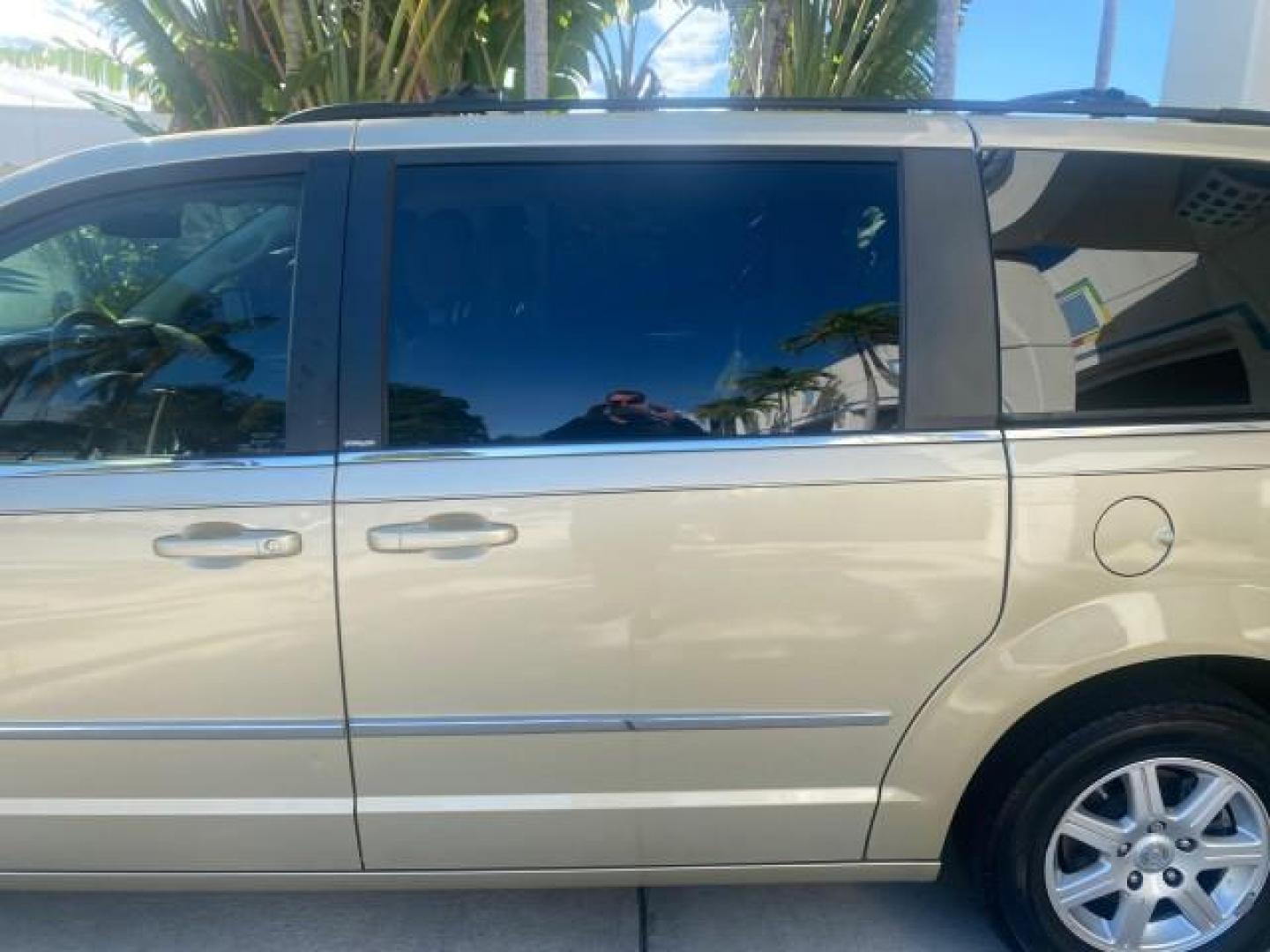 2010 White Gold /Medium pebble beige/cream Chrysler Town and Country Touring LOW MILES 33,692 1 OWNER (2A4RR5D1XAR) with an 3.8L OHV SMPI V6 Engine engine, Automatic transmission, located at 4701 North Dixie Hwy, Pompano Beach, FL, 33064, (954) 422-2889, 26.240938, -80.123474 - OUR WEBPAGE FLORIDACARS1.COM HAS OVER 100 PHOTOS AND FREE CARFAX LINK 2010 CHRYSLER TOWN AND COUNTRY TOURING VIN: 2A4RR5D1XAR392905 2 A 4 R R 5 D 1 X A R 3 9 2 9 0 5 VAN 3.8L V6 F OHV 12V GASOLINE 23 MPG FRONT WHEEL DRIVE Features ABS Brakes Air Conditioning Alloy Wheels AM/FM Stereo Automatic Trans - Photo#71