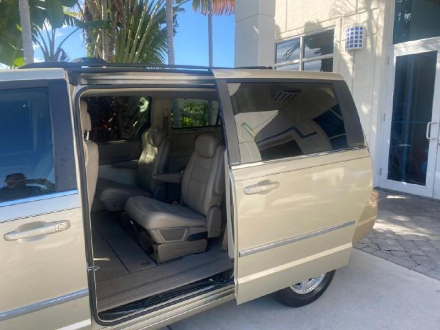 2010 White Gold /Medium pebble beige/cream Chrysler Town and Country Touring LOW MILES 33,692 1 OWNER (2A4RR5D1XAR) with an 3.8L OHV SMPI V6 Engine engine, Automatic transmission, located at 4701 North Dixie Hwy, Pompano Beach, FL, 33064, (954) 422-2889, 26.240938, -80.123474 - OUR WEBPAGE FLORIDACARS1.COM HAS OVER 100 PHOTOS AND FREE CARFAX LINK 2010 CHRYSLER TOWN AND COUNTRY TOURING VIN: 2A4RR5D1XAR392905 2 A 4 R R 5 D 1 X A R 3 9 2 9 0 5 VAN 3.8L V6 F OHV 12V GASOLINE 23 MPG FRONT WHEEL DRIVE Features ABS Brakes Air Conditioning Alloy Wheels AM/FM Stereo Automatic Trans - Photo#73