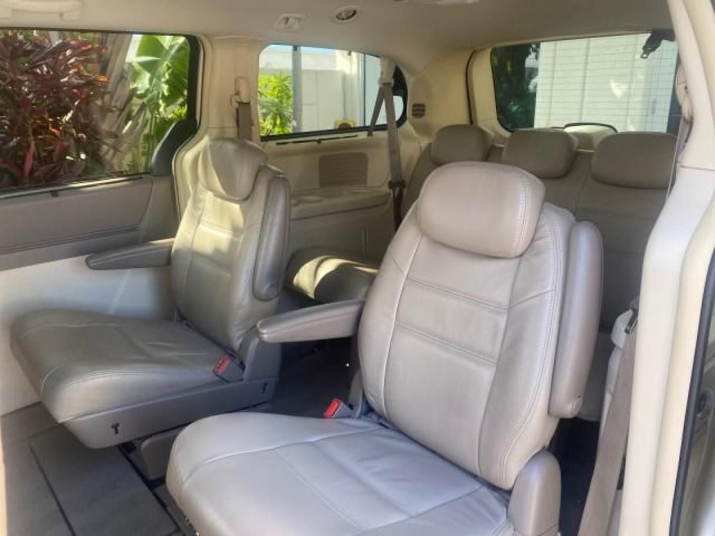 2010 White Gold /Medium pebble beige/cream Chrysler Town and Country Touring LOW MILES 33,692 1 OWNER (2A4RR5D1XAR) with an 3.8L OHV SMPI V6 Engine engine, Automatic transmission, located at 4701 North Dixie Hwy, Pompano Beach, FL, 33064, (954) 422-2889, 26.240938, -80.123474 - OUR WEBPAGE FLORIDACARS1.COM HAS OVER 100 PHOTOS AND FREE CARFAX LINK 2010 CHRYSLER TOWN AND COUNTRY TOURING VIN: 2A4RR5D1XAR392905 2 A 4 R R 5 D 1 X A R 3 9 2 9 0 5 VAN 3.8L V6 F OHV 12V GASOLINE 23 MPG FRONT WHEEL DRIVE Features ABS Brakes Air Conditioning Alloy Wheels AM/FM Stereo Automatic Trans - Photo#75