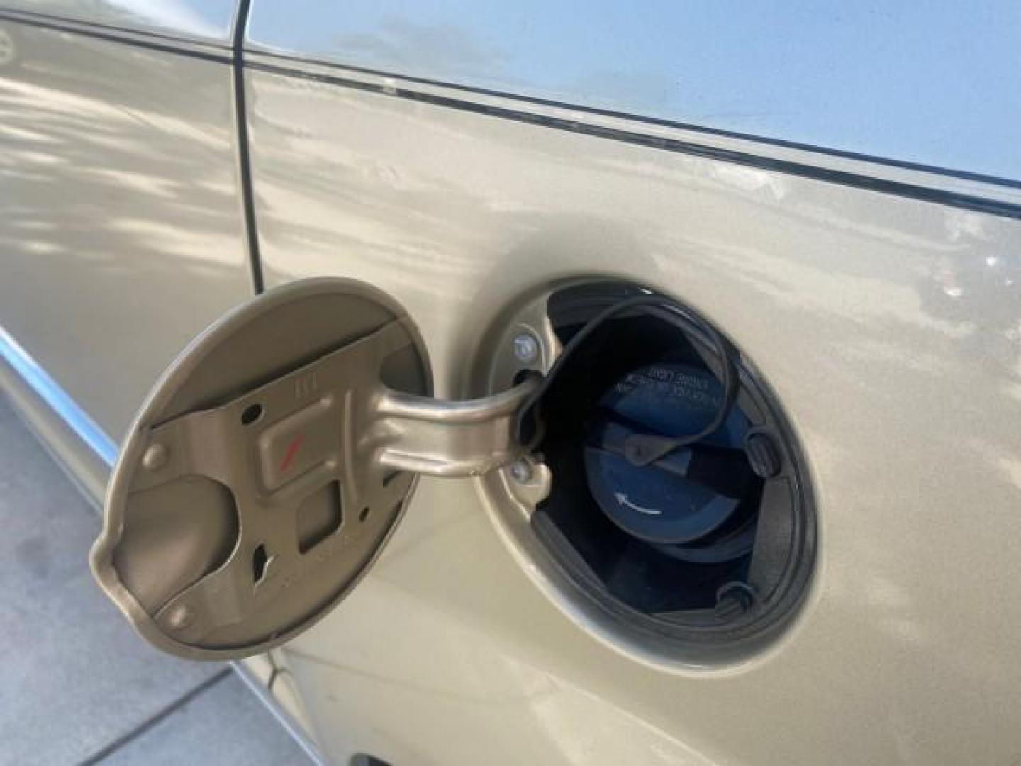 2010 White Gold /Medium pebble beige/cream Chrysler Town and Country Touring LOW MILES 33,692 1 OWNER (2A4RR5D1XAR) with an 3.8L OHV SMPI V6 Engine engine, Automatic transmission, located at 4701 North Dixie Hwy, Pompano Beach, FL, 33064, (954) 422-2889, 26.240938, -80.123474 - OUR WEBPAGE FLORIDACARS1.COM HAS OVER 100 PHOTOS AND FREE CARFAX LINK 2010 CHRYSLER TOWN AND COUNTRY TOURING VIN: 2A4RR5D1XAR392905 2 A 4 R R 5 D 1 X A R 3 9 2 9 0 5 VAN 3.8L V6 F OHV 12V GASOLINE 23 MPG FRONT WHEEL DRIVE Features ABS Brakes Air Conditioning Alloy Wheels AM/FM Stereo Automatic Trans - Photo#88