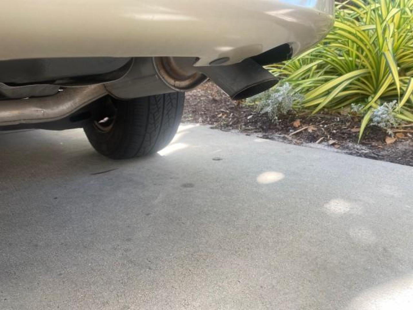 2010 White Gold /Medium pebble beige/cream Chrysler Town and Country Touring LOW MILES 33,692 1 OWNER (2A4RR5D1XAR) with an 3.8L OHV SMPI V6 Engine engine, Automatic transmission, located at 4701 North Dixie Hwy, Pompano Beach, FL, 33064, (954) 422-2889, 26.240938, -80.123474 - OUR WEBPAGE FLORIDACARS1.COM HAS OVER 100 PHOTOS AND FREE CARFAX LINK 2010 CHRYSLER TOWN AND COUNTRY TOURING VIN: 2A4RR5D1XAR392905 2 A 4 R R 5 D 1 X A R 3 9 2 9 0 5 VAN 3.8L V6 F OHV 12V GASOLINE 23 MPG FRONT WHEEL DRIVE Features ABS Brakes Air Conditioning Alloy Wheels AM/FM Stereo Automatic Trans - Photo#96