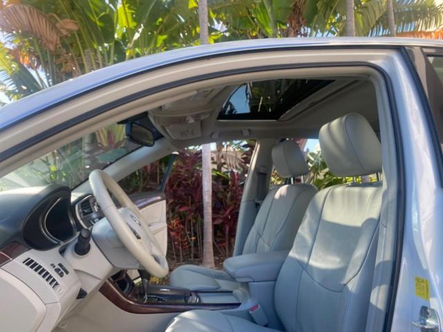 2011 Blizzard Pearl /Light Gray Toyota Avalon LOW MILES 75,626 40 SERVICES (4T1BK3DB4BU) with an 3.5L DOHC EFI 24-Valve V6 Engine engine, Automatic transmission, located at 4701 North Dixie Hwy, Pompano Beach, FL, 33064, (954) 422-2889, 26.240938, -80.123474 - OUR WEBPAGE FLORIDACARS1.COM HAS OVER 100 PHOTOS AND FREE CARFAX LINK 2011 TOYOTA AVALON LIMITED VIN: 4T1BK3DB4BU383335 4 T 1 B K 3 D B 4 B U 3 8 3 3 3 5 SEDAN 4 DR 3.5L V6 F DOHC 24V GASOLINE 29 MPG FRONT WHEEL DRIVE Features ABS Brakes Air Conditioning Alloy Wheels AM/FM Stereo Automatic Transmiss - Photo#10