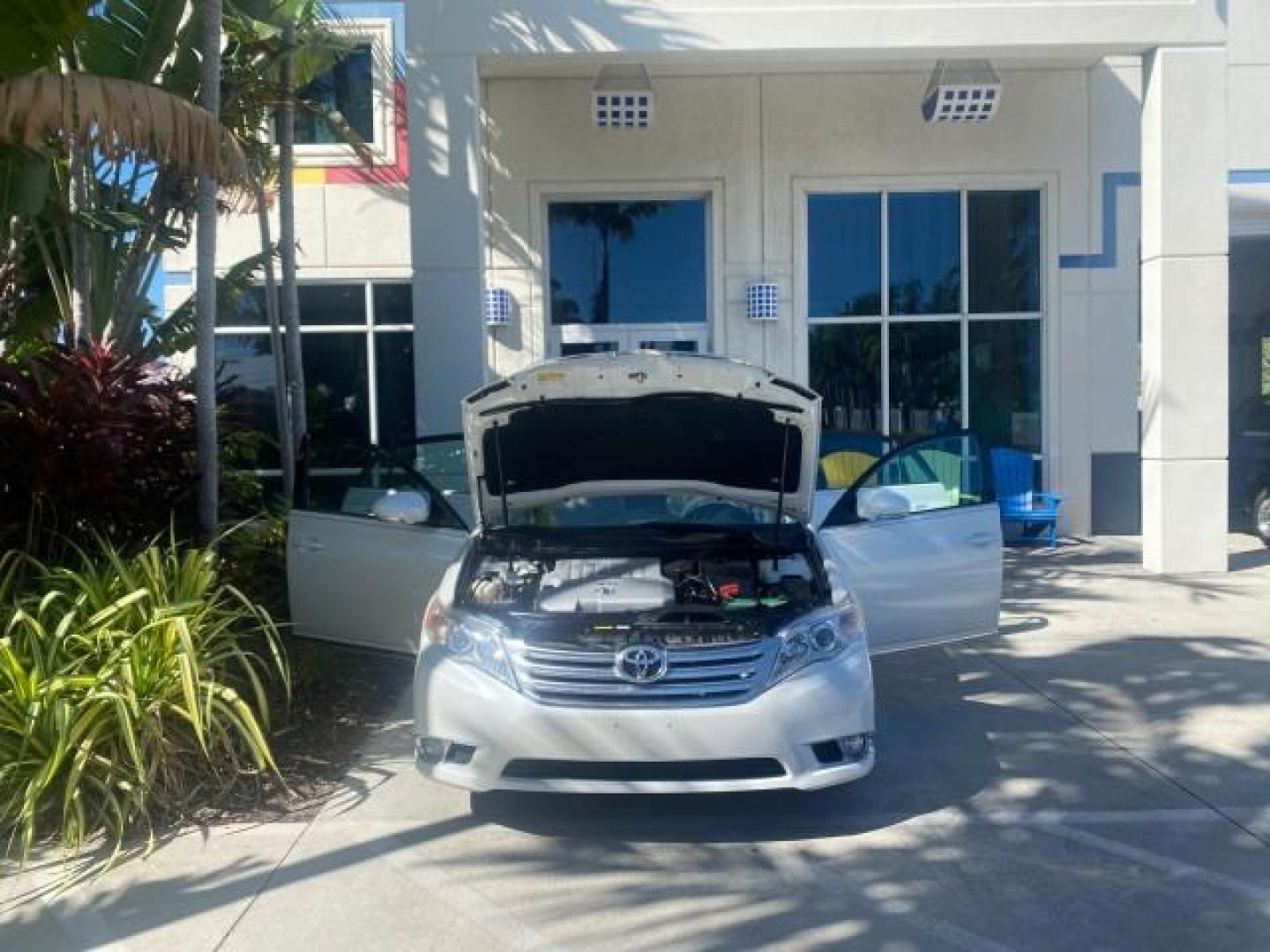 2011 Blizzard Pearl /Light Gray Toyota Avalon LOW MILES 75,626 40 SERVICES (4T1BK3DB4BU) with an 3.5L DOHC EFI 24-Valve V6 Engine engine, Automatic transmission, located at 4701 North Dixie Hwy, Pompano Beach, FL, 33064, (954) 422-2889, 26.240938, -80.123474 - OUR WEBPAGE FLORIDACARS1.COM HAS OVER 100 PHOTOS AND FREE CARFAX LINK 2011 TOYOTA AVALON LIMITED VIN: 4T1BK3DB4BU383335 4 T 1 B K 3 D B 4 B U 3 8 3 3 3 5 SEDAN 4 DR 3.5L V6 F DOHC 24V GASOLINE 29 MPG FRONT WHEEL DRIVE Features ABS Brakes Air Conditioning Alloy Wheels AM/FM Stereo Automatic Transmiss - Photo#16