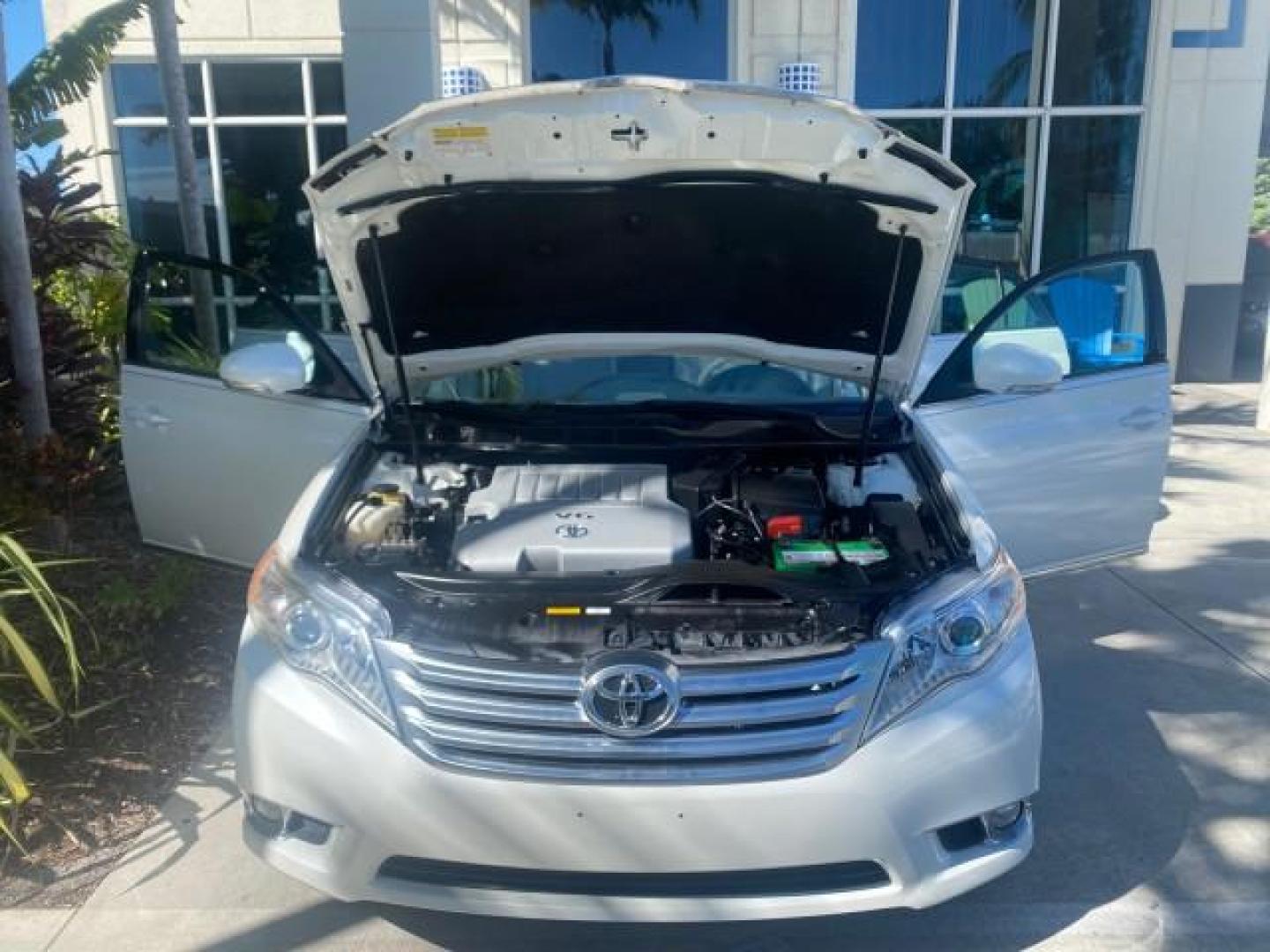 2011 Blizzard Pearl /Light Gray Toyota Avalon LOW MILES 75,626 40 SERVICES (4T1BK3DB4BU) with an 3.5L DOHC EFI 24-Valve V6 Engine engine, Automatic transmission, located at 4701 North Dixie Hwy, Pompano Beach, FL, 33064, (954) 422-2889, 26.240938, -80.123474 - OUR WEBPAGE FLORIDACARS1.COM HAS OVER 100 PHOTOS AND FREE CARFAX LINK 2011 TOYOTA AVALON LIMITED VIN: 4T1BK3DB4BU383335 4 T 1 B K 3 D B 4 B U 3 8 3 3 3 5 SEDAN 4 DR 3.5L V6 F DOHC 24V GASOLINE 29 MPG FRONT WHEEL DRIVE Features ABS Brakes Air Conditioning Alloy Wheels AM/FM Stereo Automatic Transmiss - Photo#17