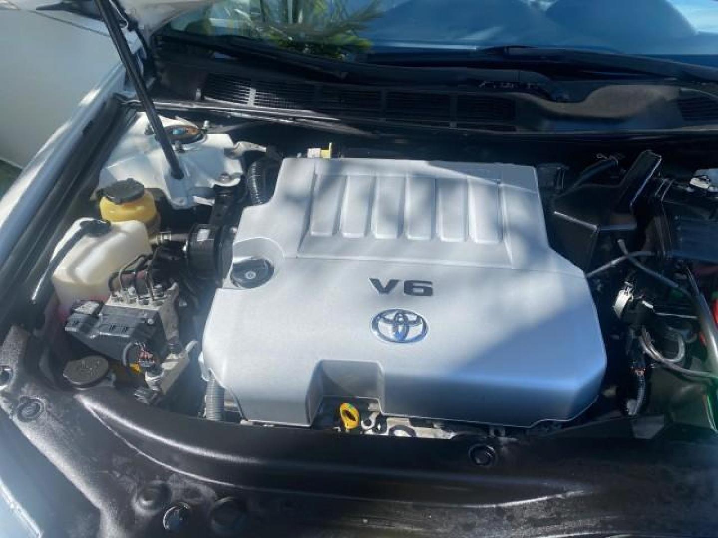 2011 Blizzard Pearl /Light Gray Toyota Avalon LOW MILES 75,626 40 SERVICES (4T1BK3DB4BU) with an 3.5L DOHC EFI 24-Valve V6 Engine engine, Automatic transmission, located at 4701 North Dixie Hwy, Pompano Beach, FL, 33064, (954) 422-2889, 26.240938, -80.123474 - OUR WEBPAGE FLORIDACARS1.COM HAS OVER 100 PHOTOS AND FREE CARFAX LINK 2011 TOYOTA AVALON LIMITED VIN: 4T1BK3DB4BU383335 4 T 1 B K 3 D B 4 B U 3 8 3 3 3 5 SEDAN 4 DR 3.5L V6 F DOHC 24V GASOLINE 29 MPG FRONT WHEEL DRIVE Features ABS Brakes Air Conditioning Alloy Wheels AM/FM Stereo Automatic Transmiss - Photo#25